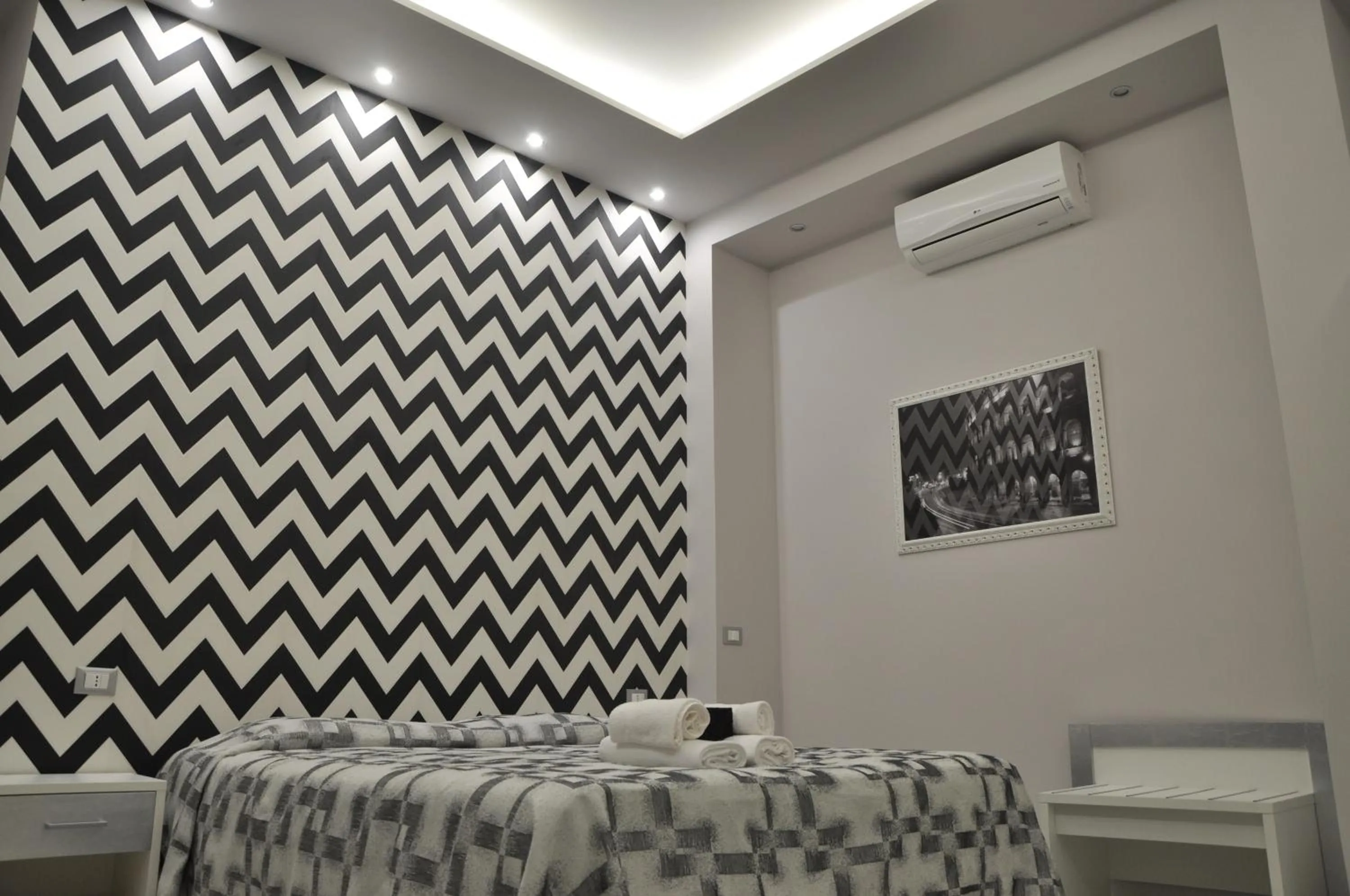 Decorative detail, Bed in Il Corso Suite