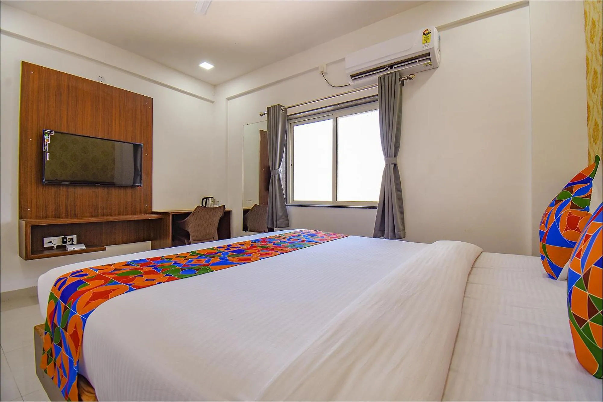 Bed in FabHotel Fortune Suites - Nr Mannipal Hospital, Baner