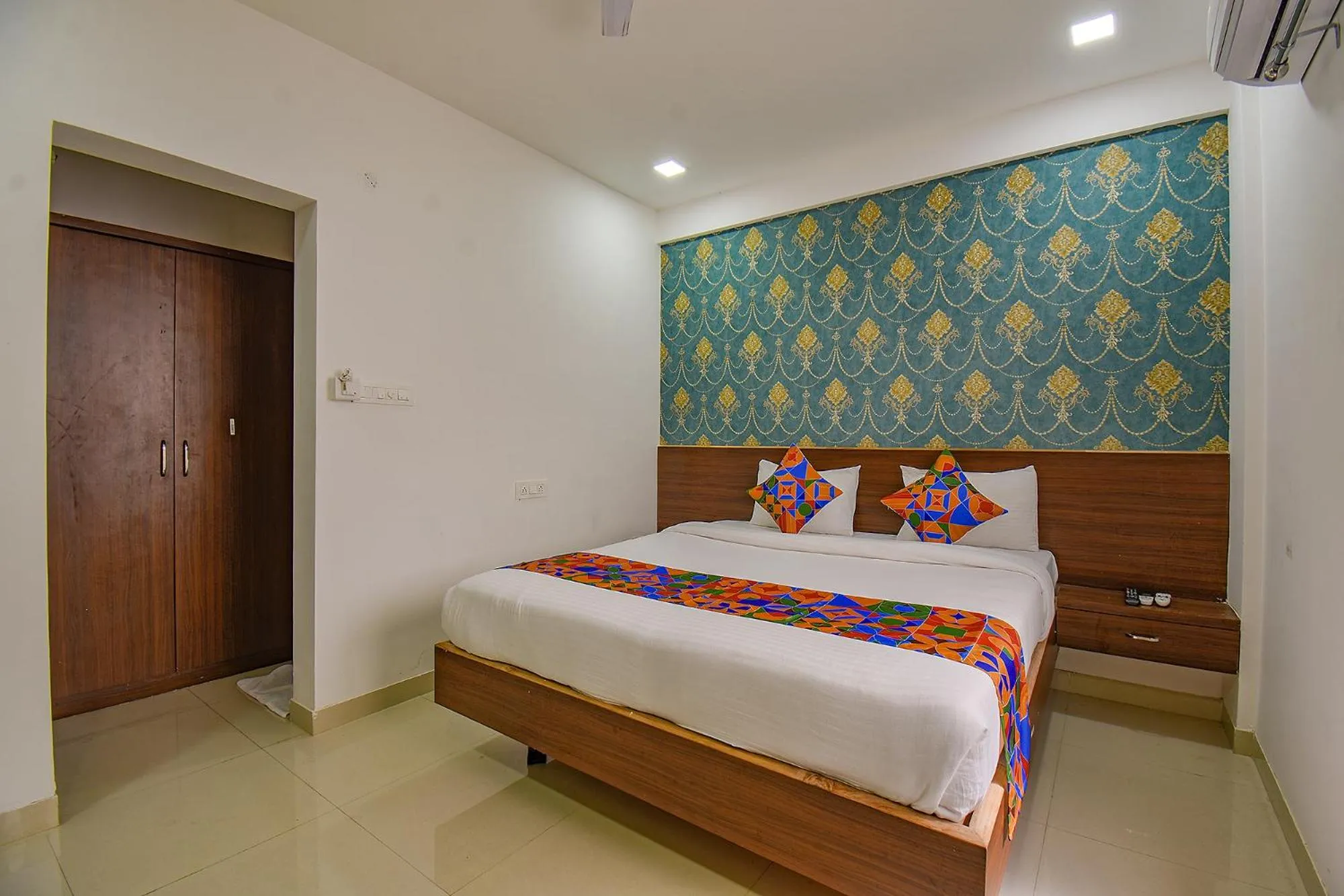 Bed in FabHotel Fortune Suites - Nr Mannipal Hospital, Baner