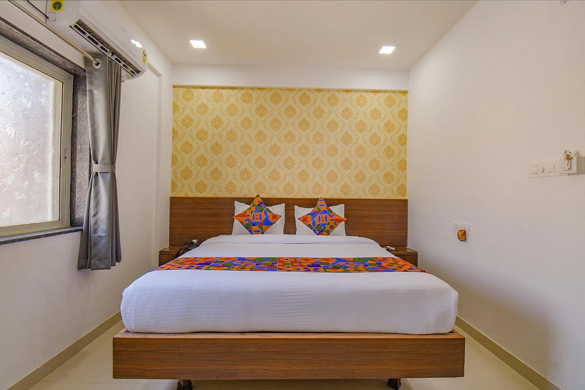 Bed in FabHotel Fortune Suites - Nr Mannipal Hospital, Baner