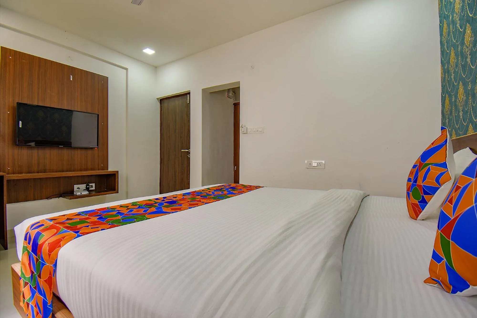 Bed in FabHotel Fortune Suites - Nr Mannipal Hospital, Baner