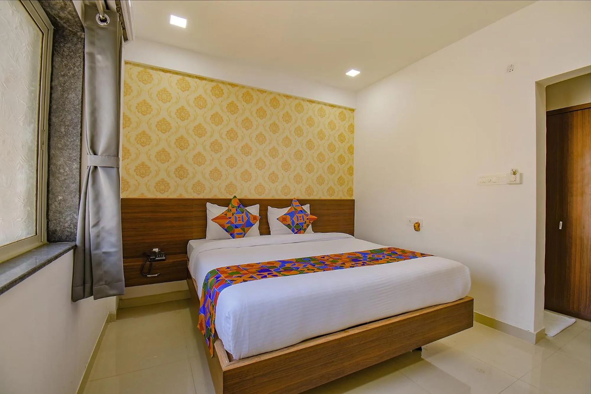 Bed in FabHotel Fortune Suites - Nr Mannipal Hospital, Baner