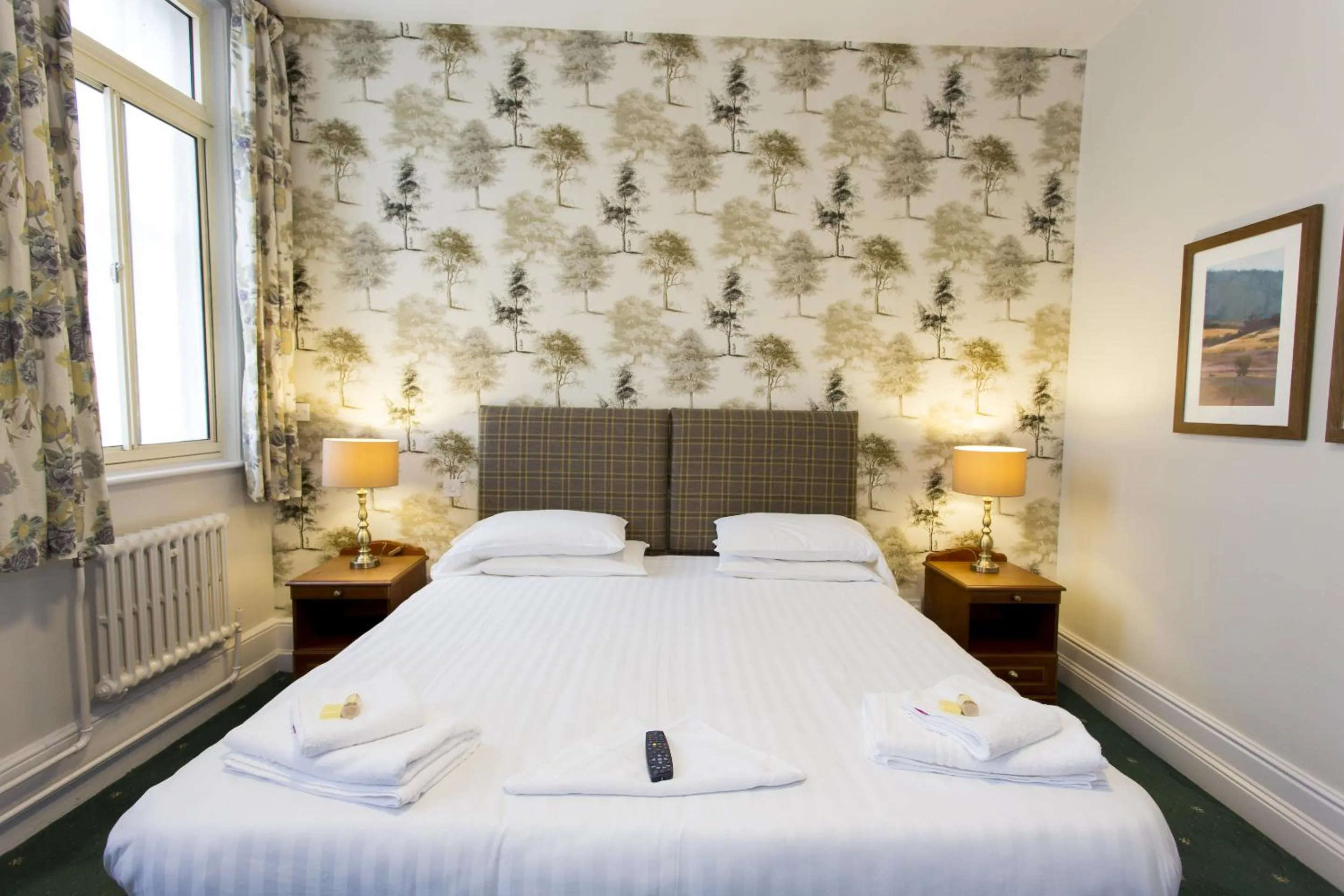 Bedroom, Bed in The Old Bell - Warminster
