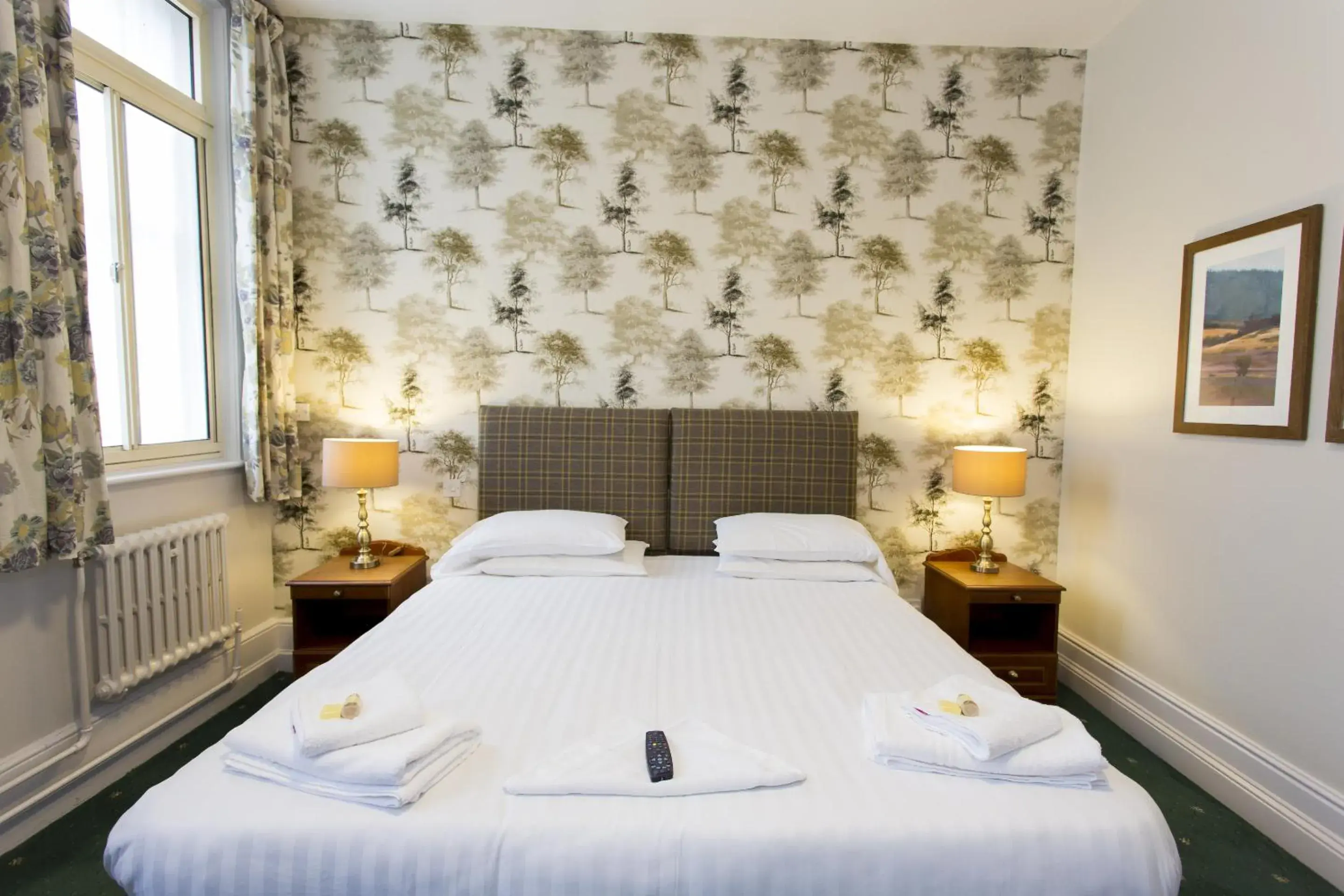 Superior Deluxe Double or Twin Room in The Old Bell - Warminster Superior Deluxe Double or Twin Room in The Old Bell - Warminster