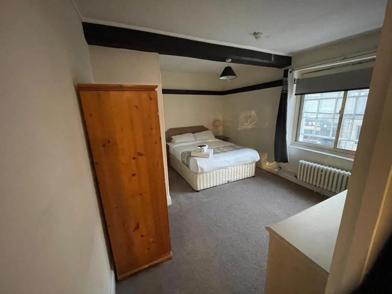 Bedroom, Bed in The Old Bell - Warminster