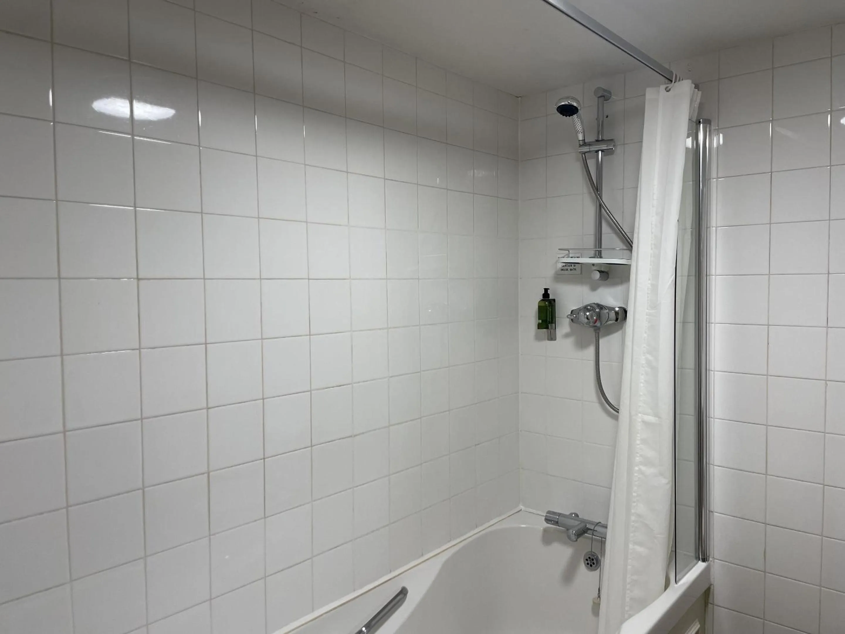 Bathroom in The Old Bell - Warminster