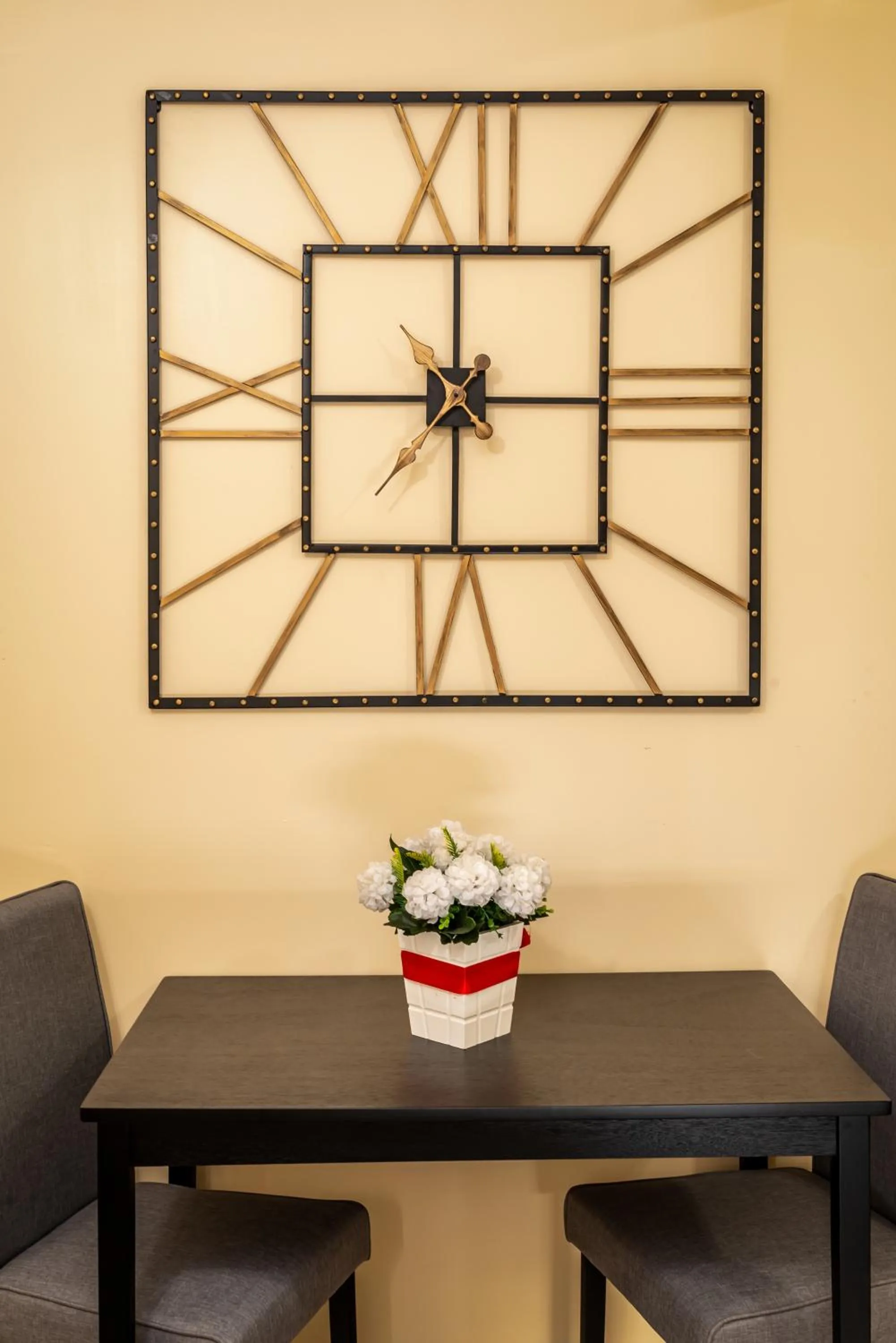 Decorative detail in Baker's Suites