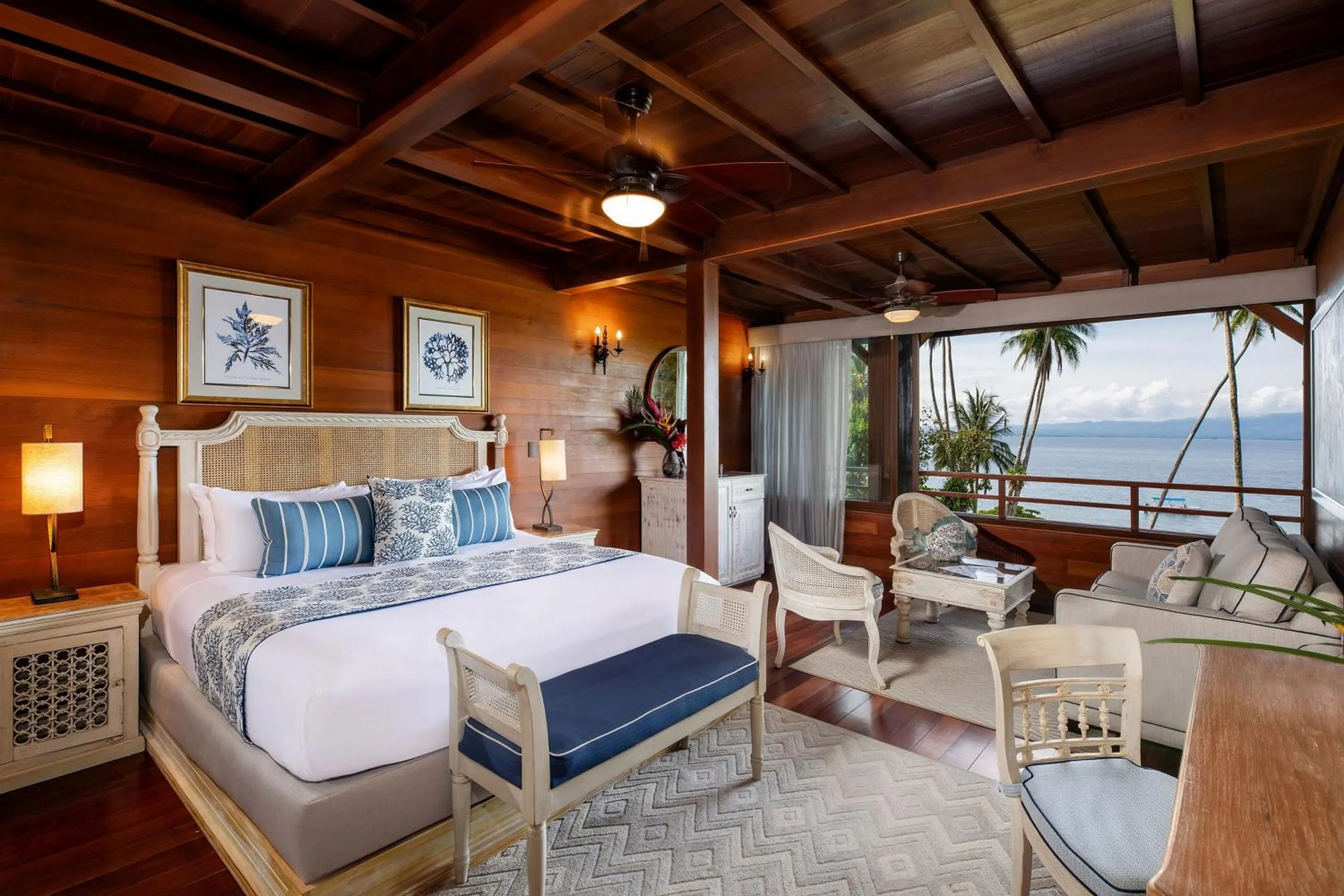 Natural landscape, Bed in Playa Cativo Lodge