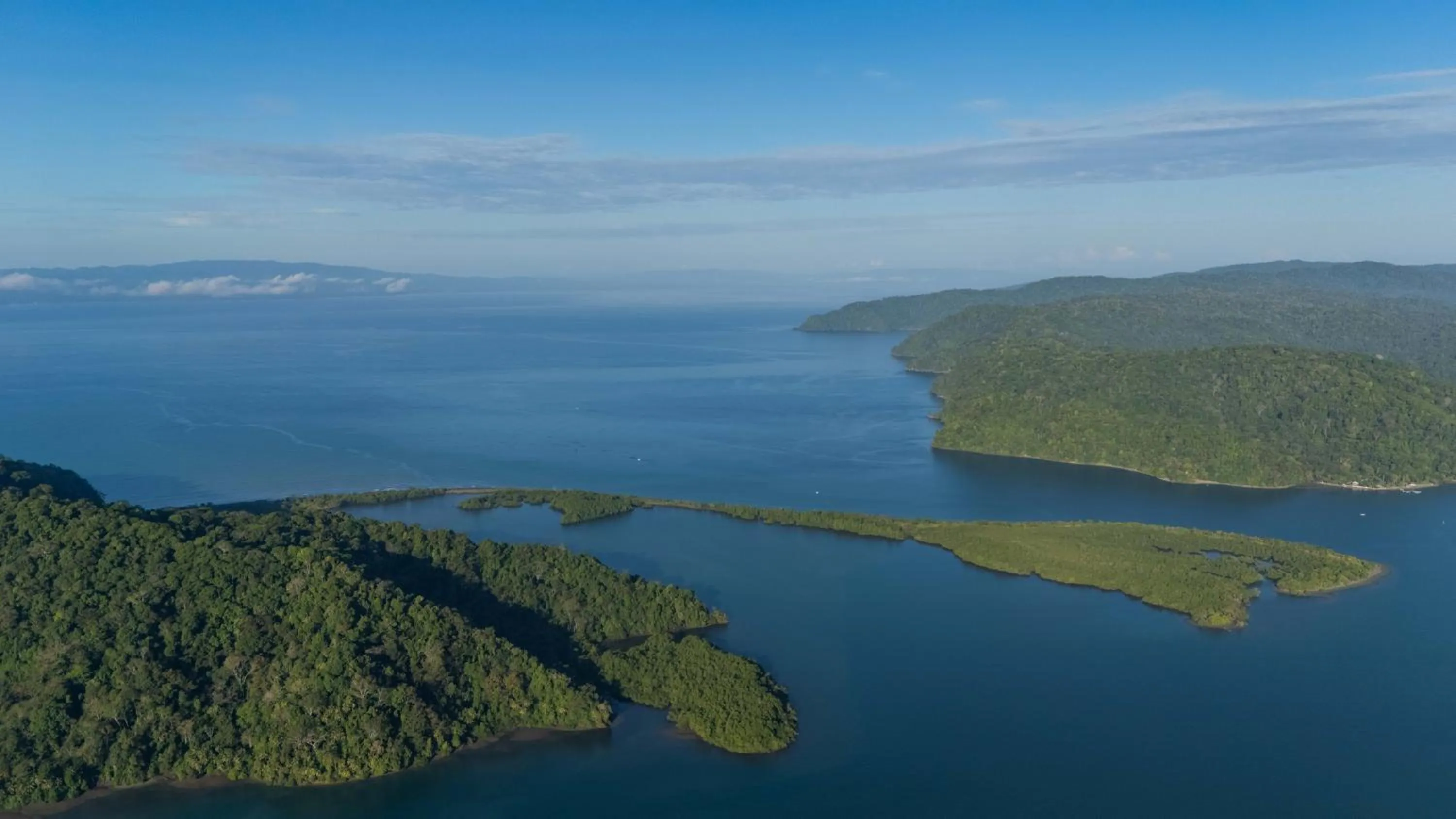 Property building in Playa Cativo Lodge