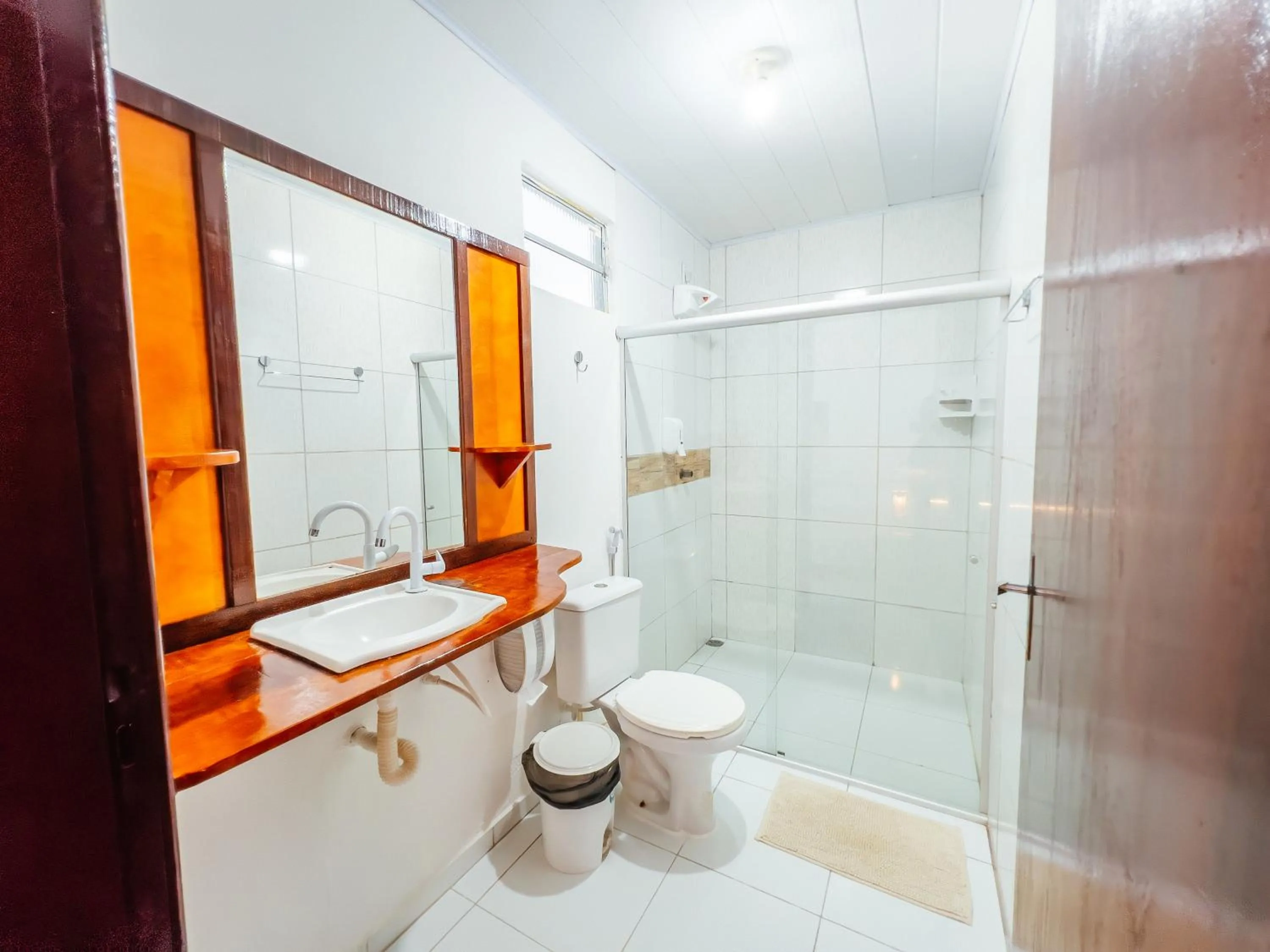 Shower in Pousada do Enildo