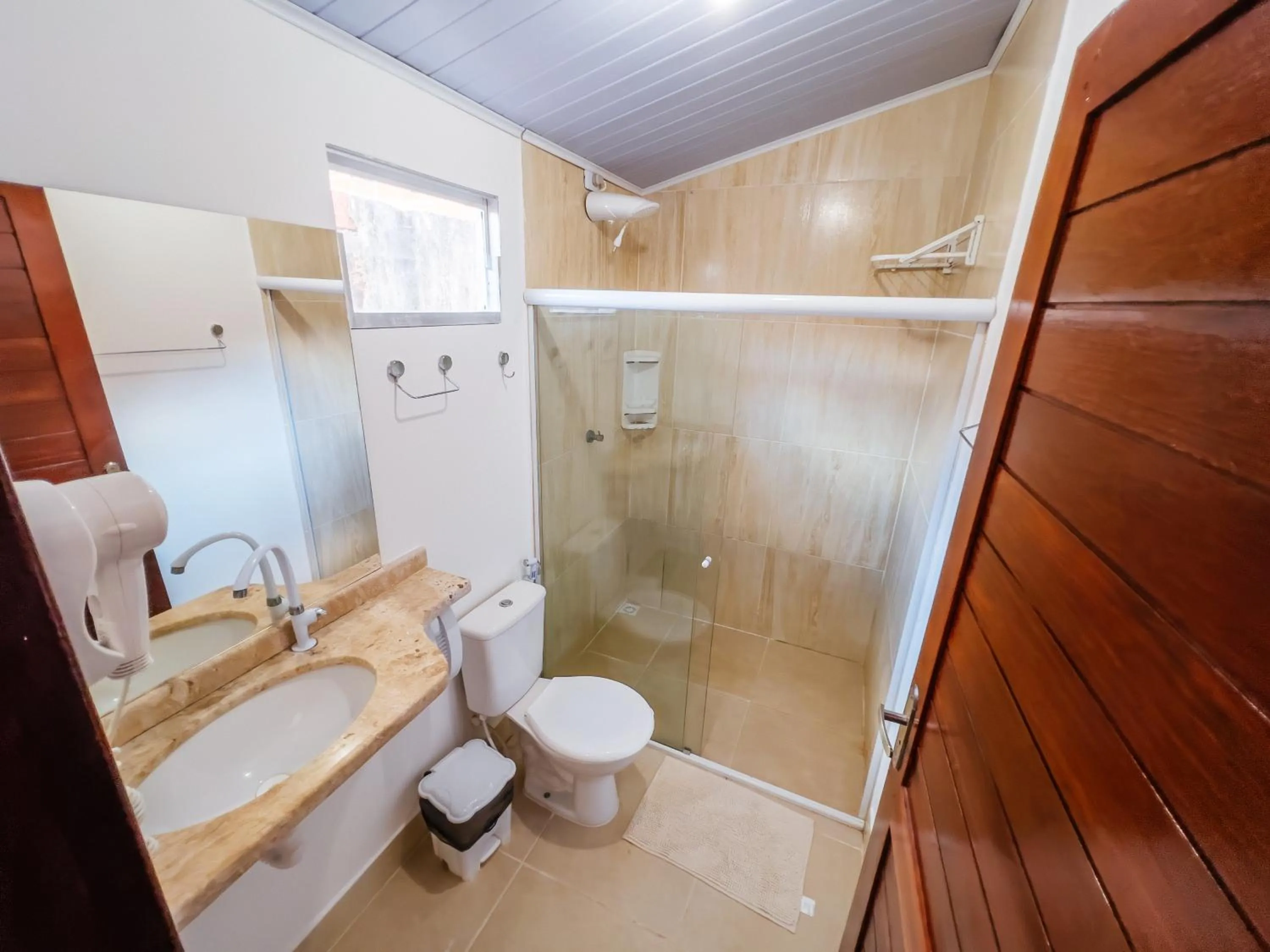 Shower in Pousada do Enildo