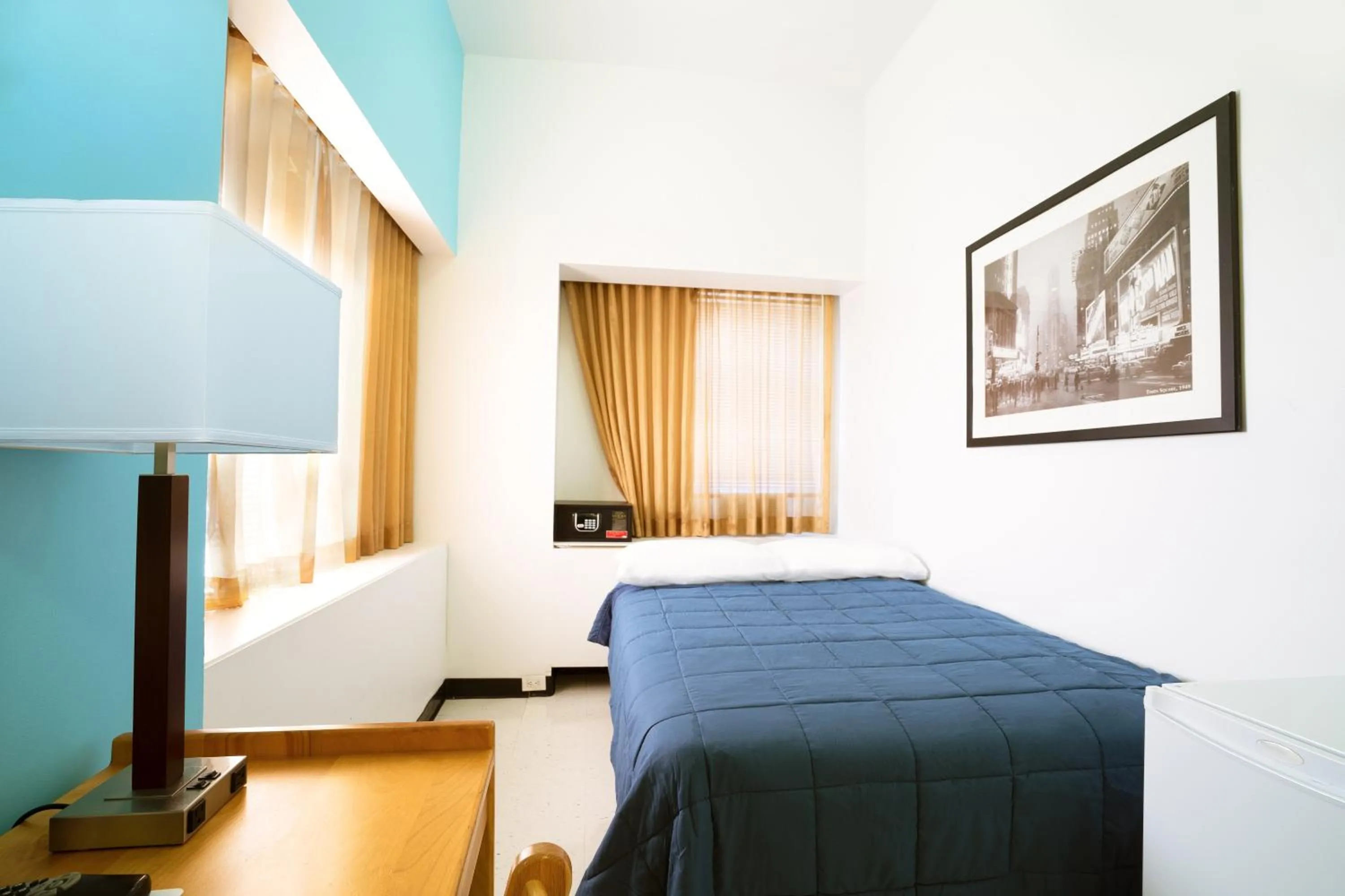 Bedroom, Bed in West Side YMCA