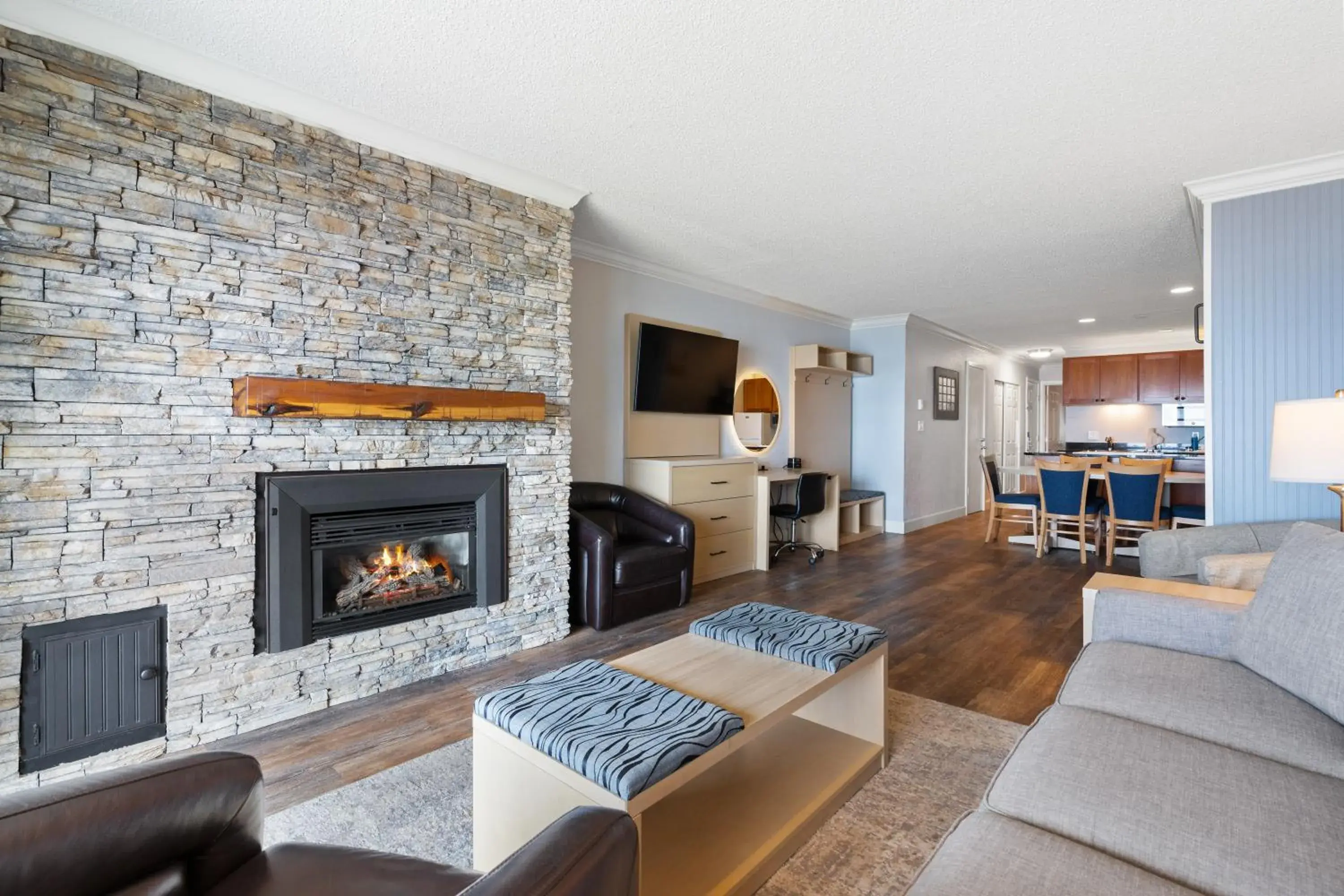 Deluxe Suite with Sea View in Tolovana Inn Deluxe Suite with Sea View in Tolovana Inn