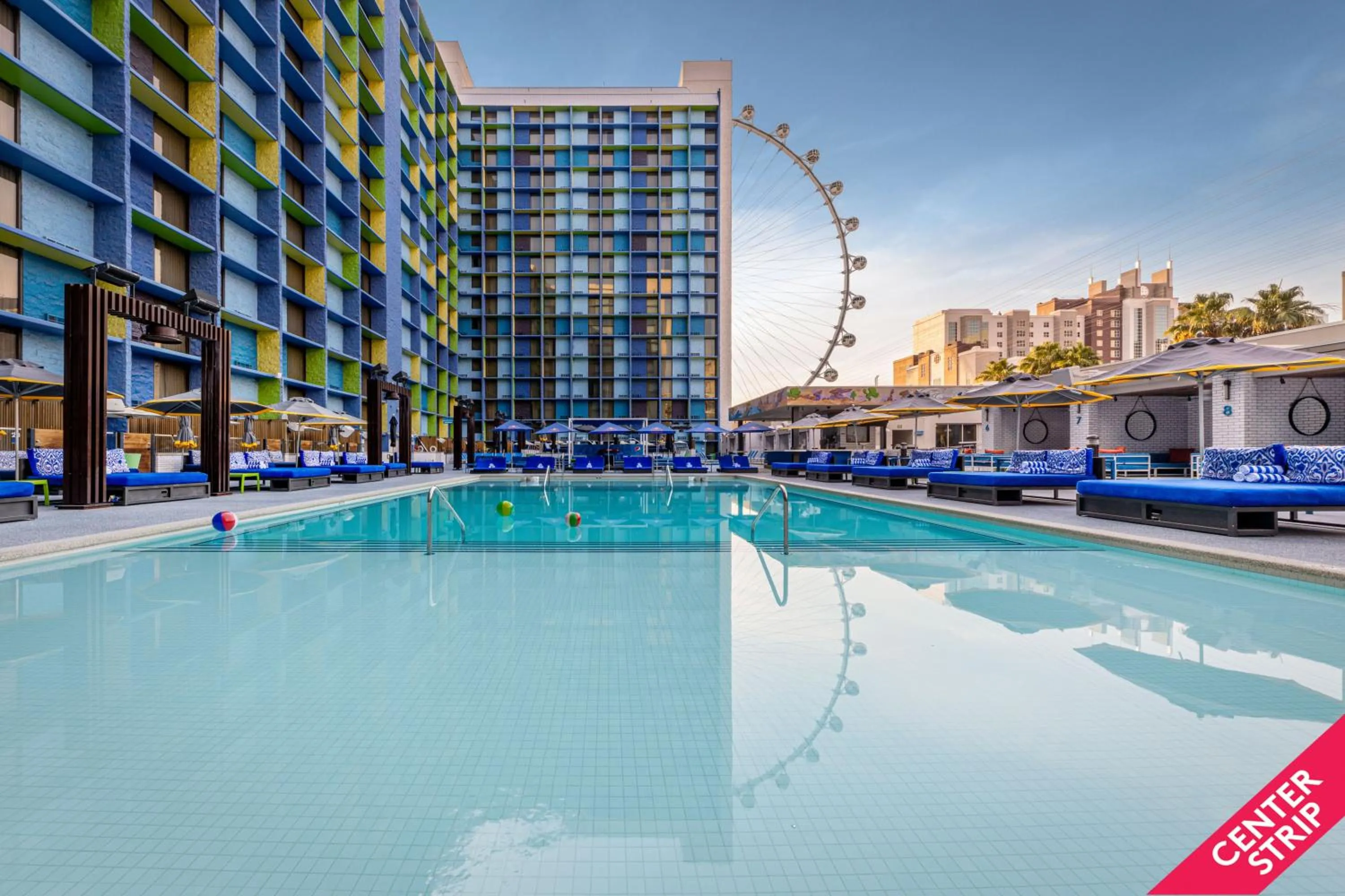 Swimming pool in The LINQ Hotel & Casino, A Caesars Destination