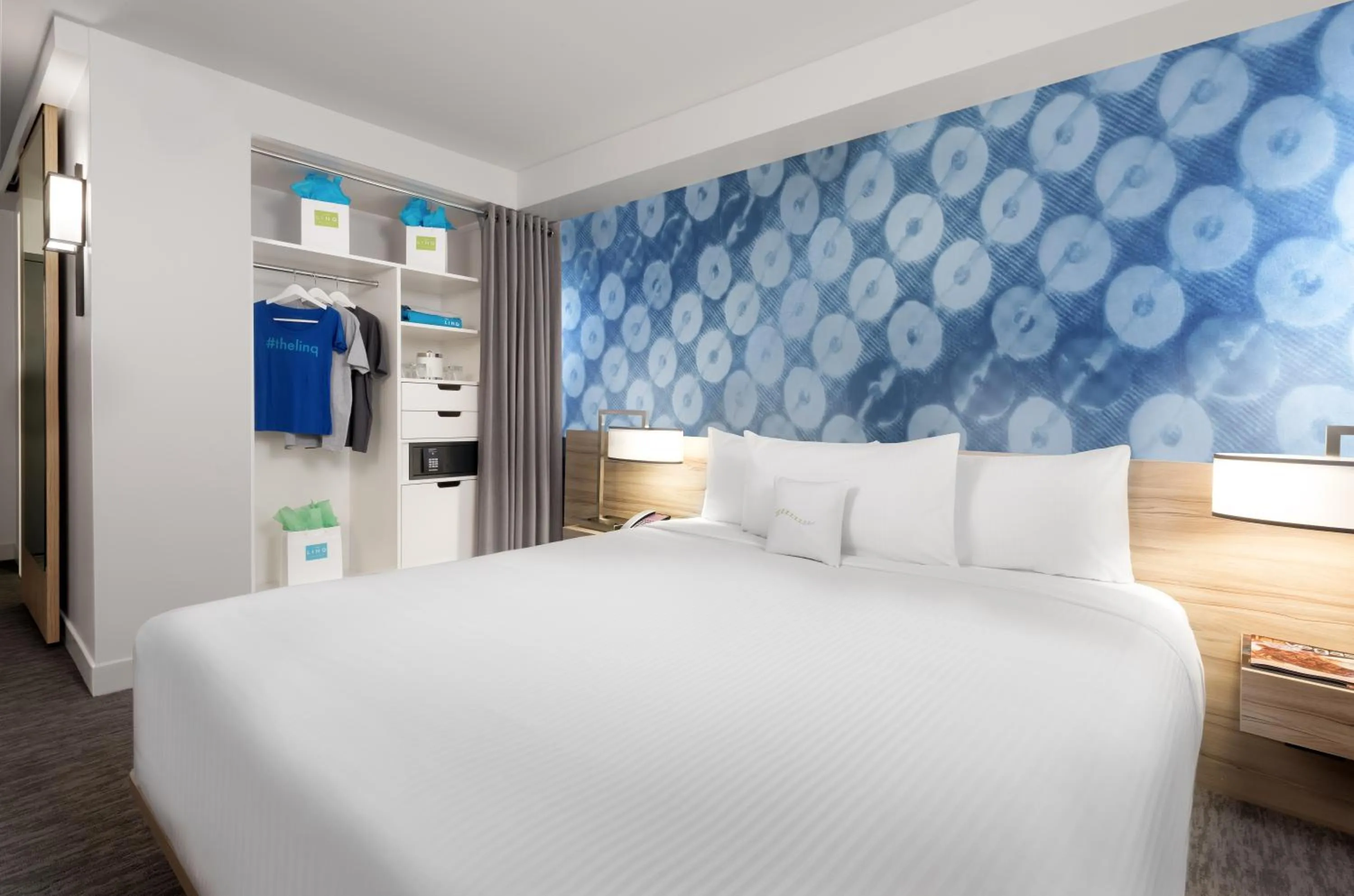 Bed in The LINQ Hotel & Casino, A Caesars Destination