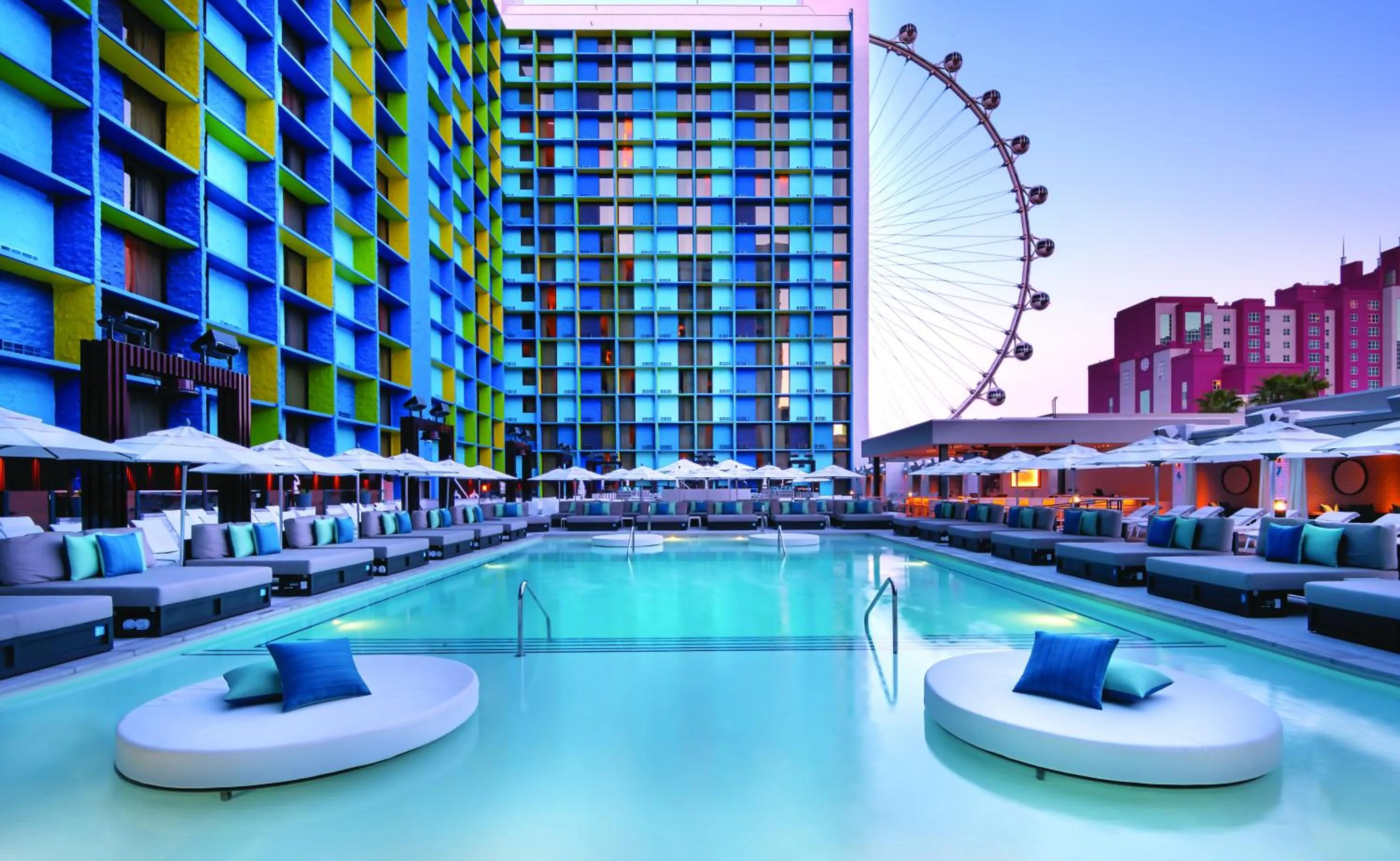 Swimming pool in The LINQ Hotel & Casino, A Caesars Destination