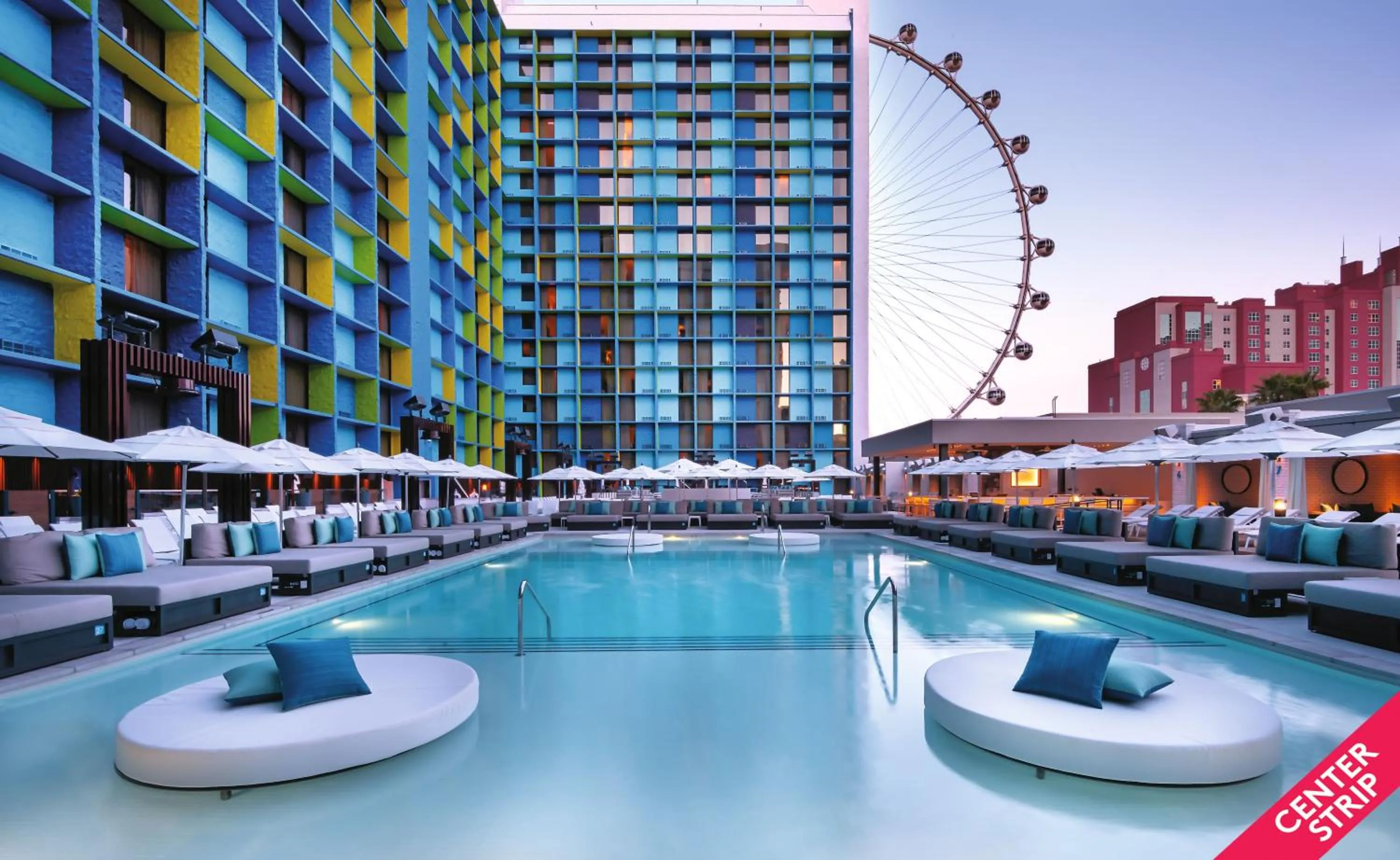 Swimming pool in The LINQ Hotel & Casino, A Caesars Destination