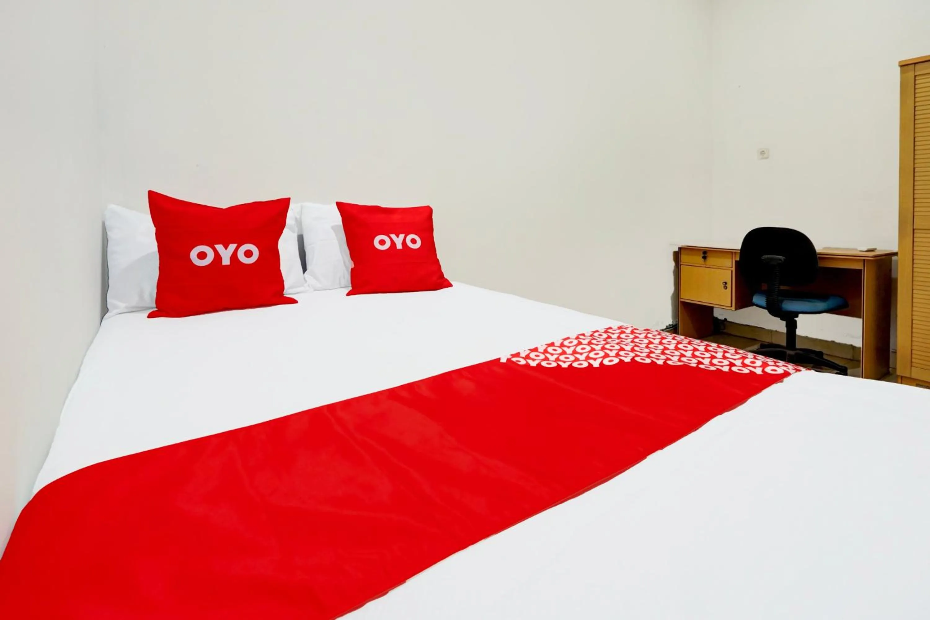 Bedroom, Bed in Hotel O MUMU HOMESTAYNearCarnival Park Surabaya