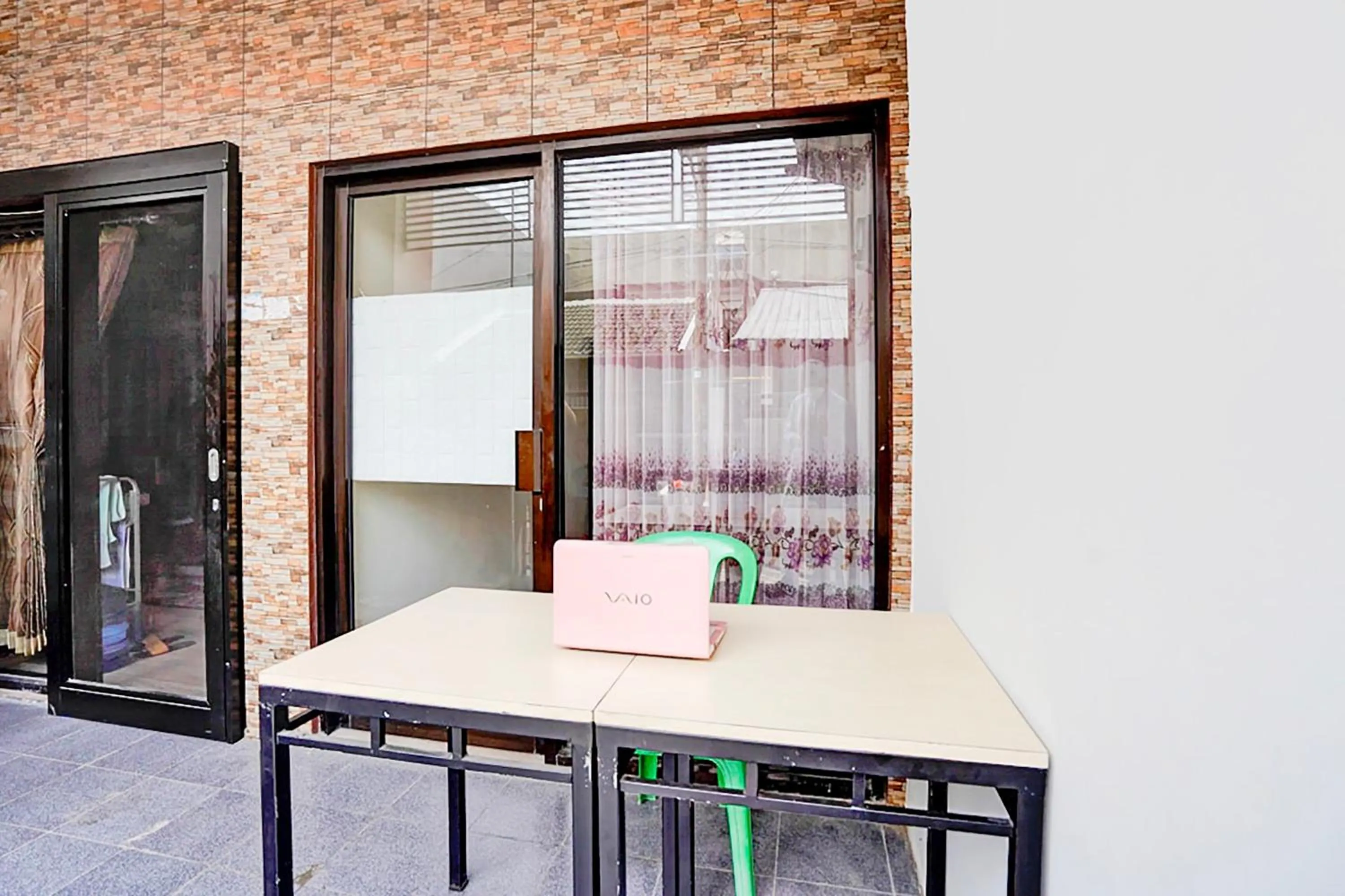 Lobby or reception in Hotel O MUMU HOMESTAYNearCarnival Park Surabaya