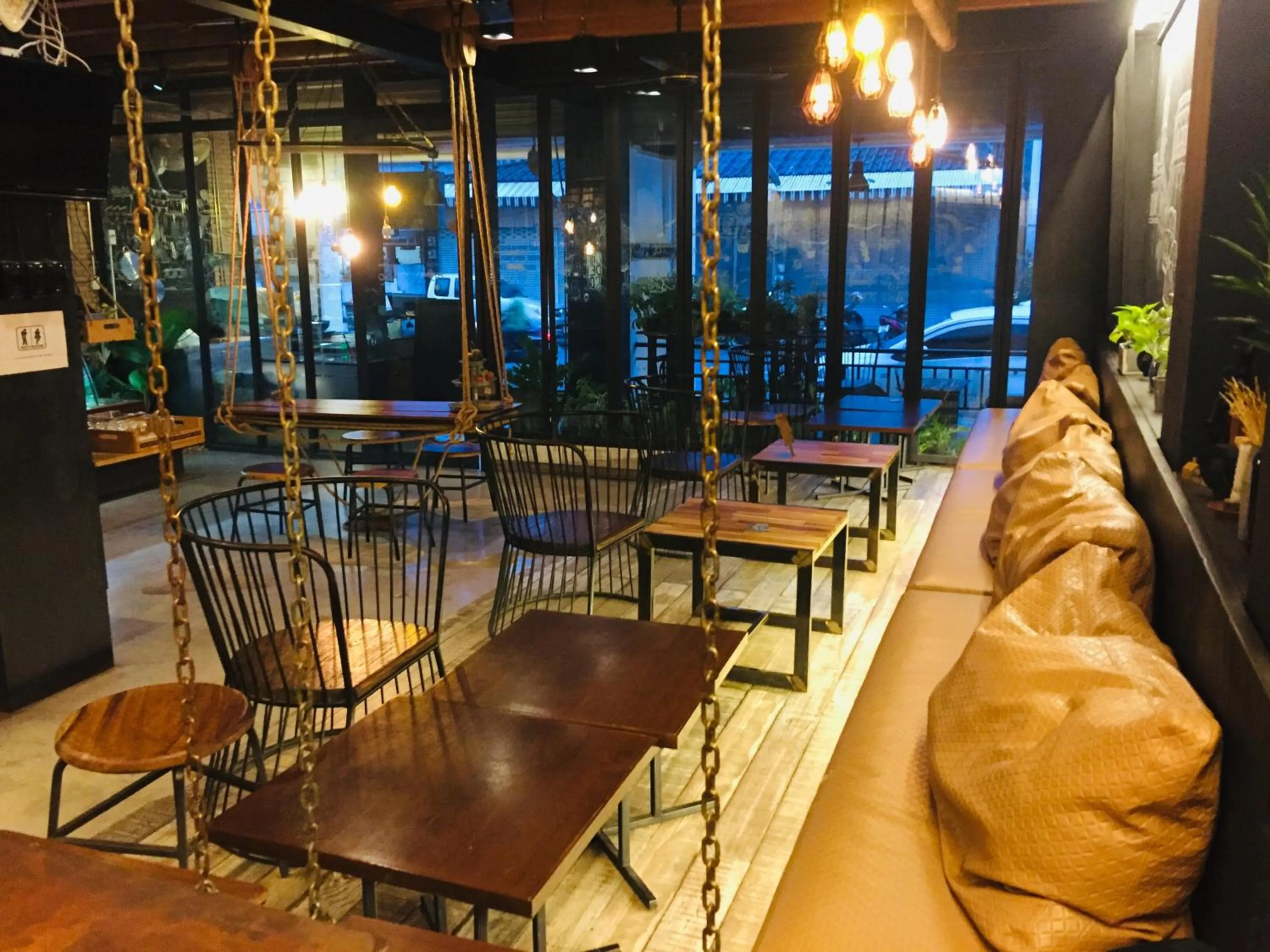 Restaurant/places to eat in Phuket Sunny Hostel