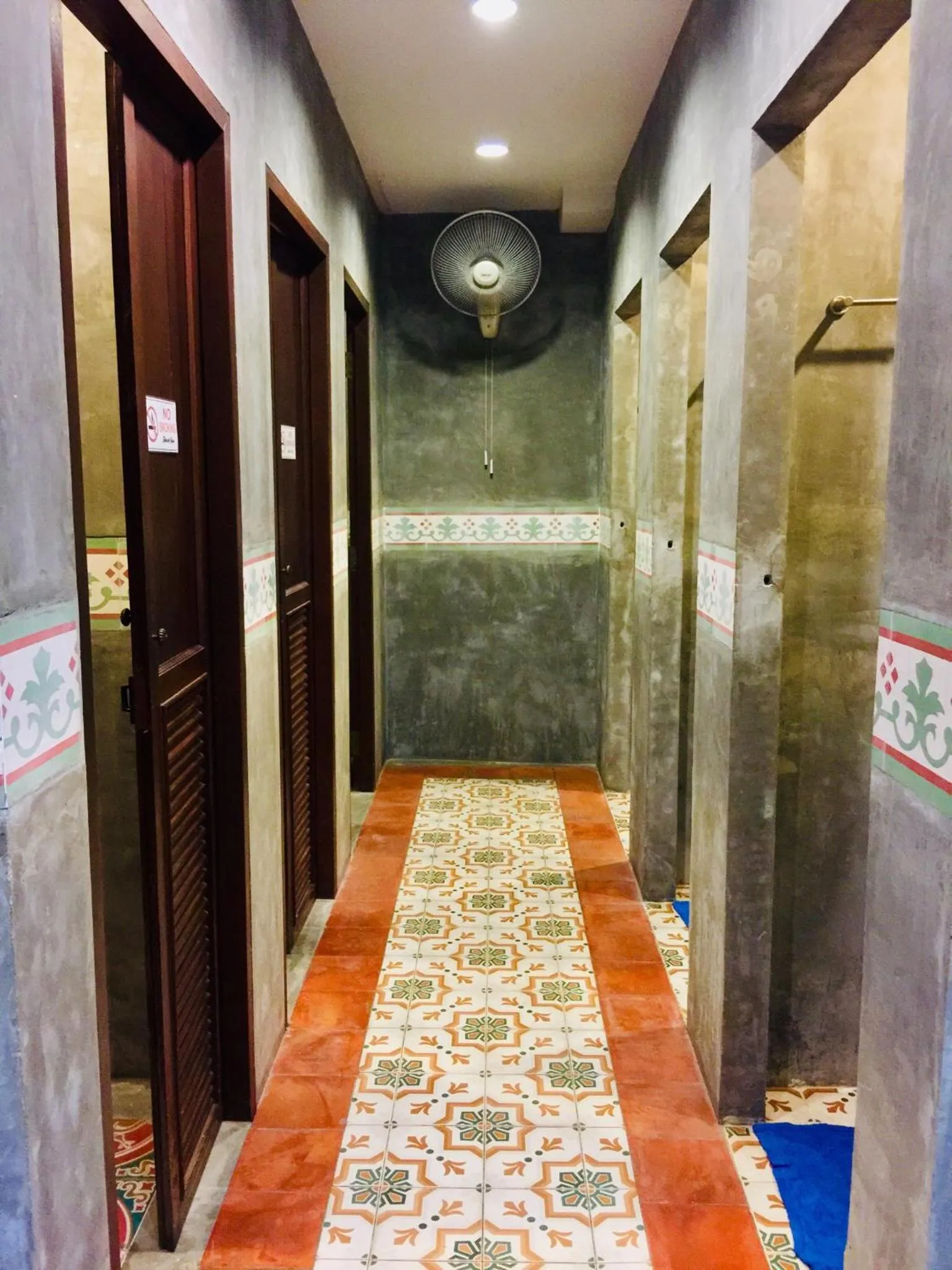 Shower in Phuket Sunny Hostel