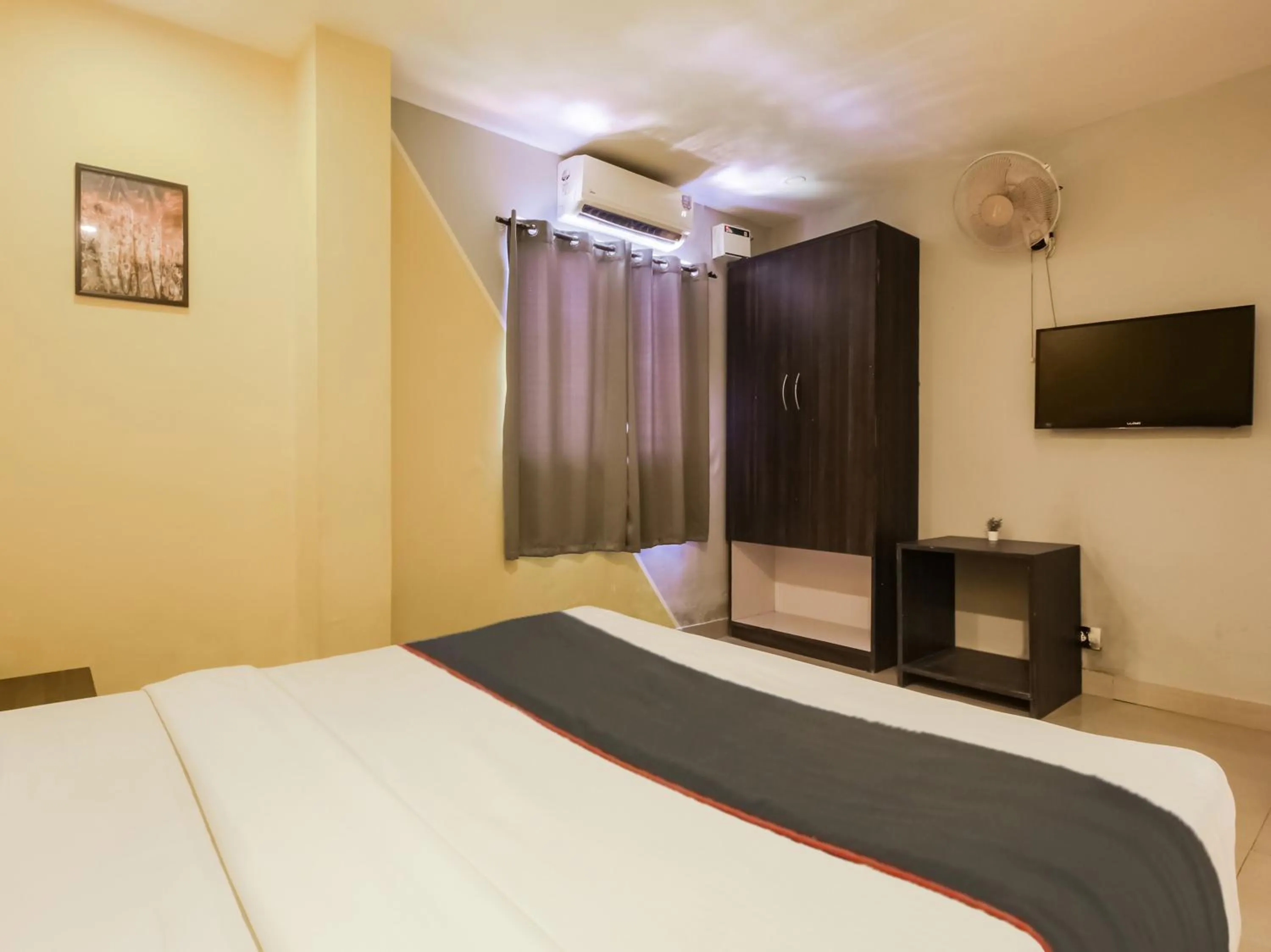 Bedroom, Bed in Hotel O MAP INN