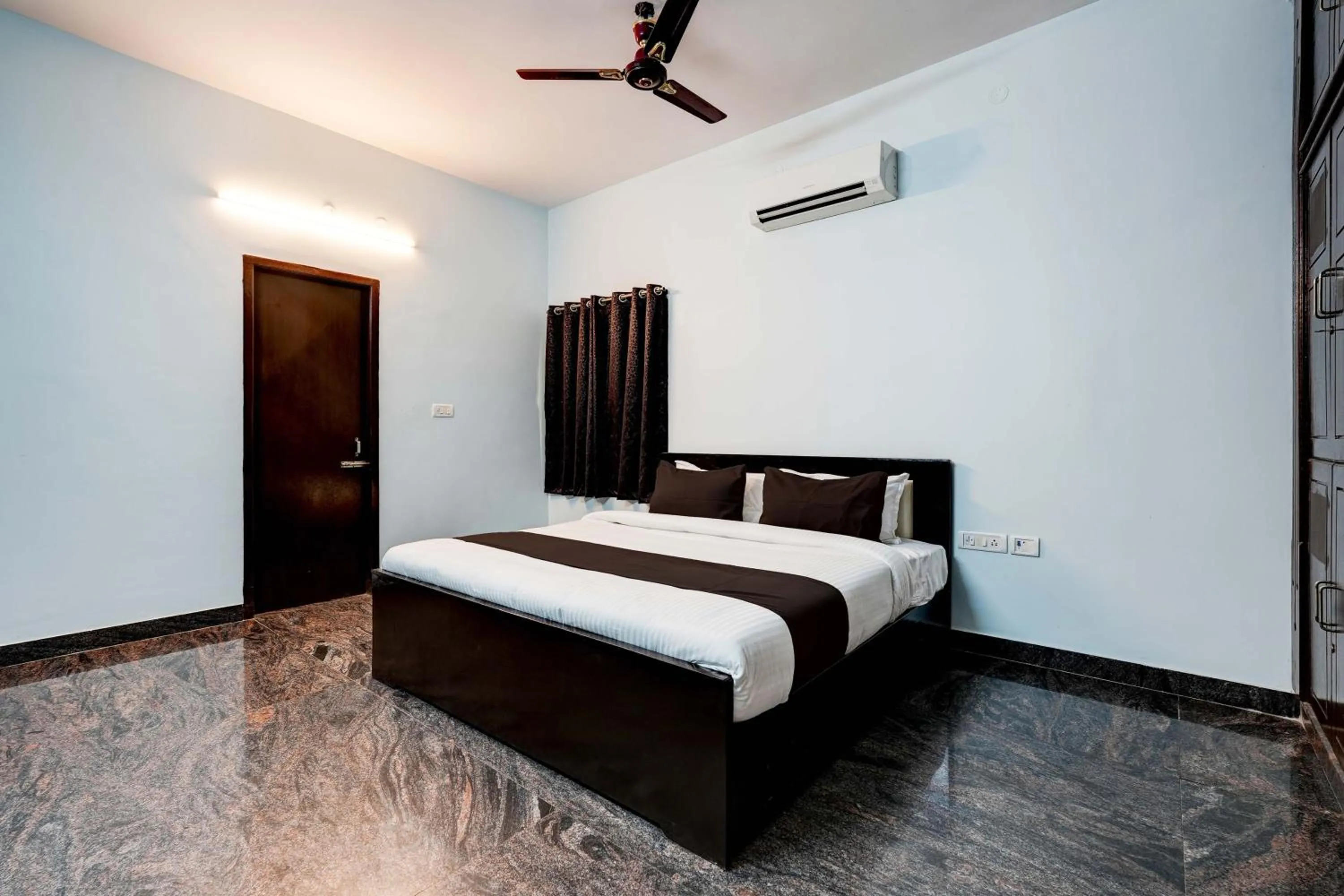 Bedroom, Bed in Super Hotel O VSV Guest House