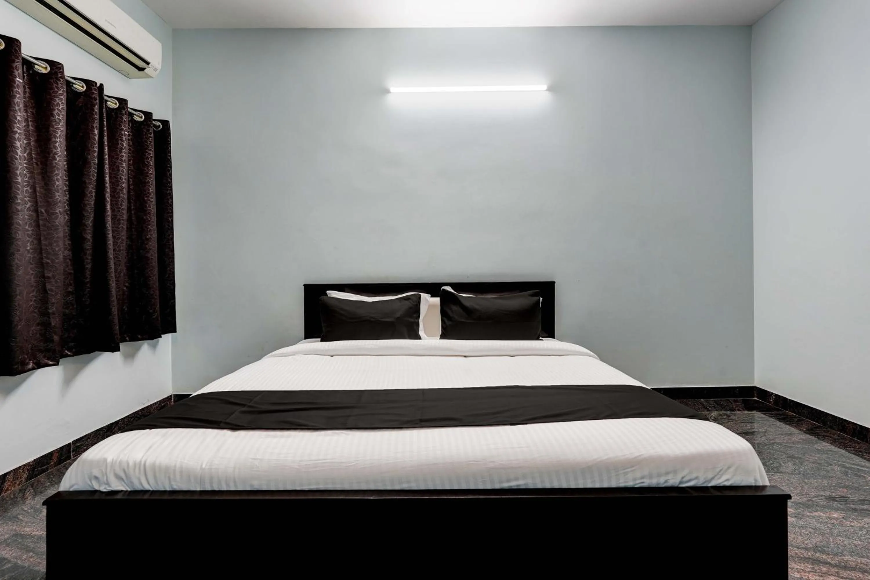 Bedroom, Bed in Hotel O VSV Guest House