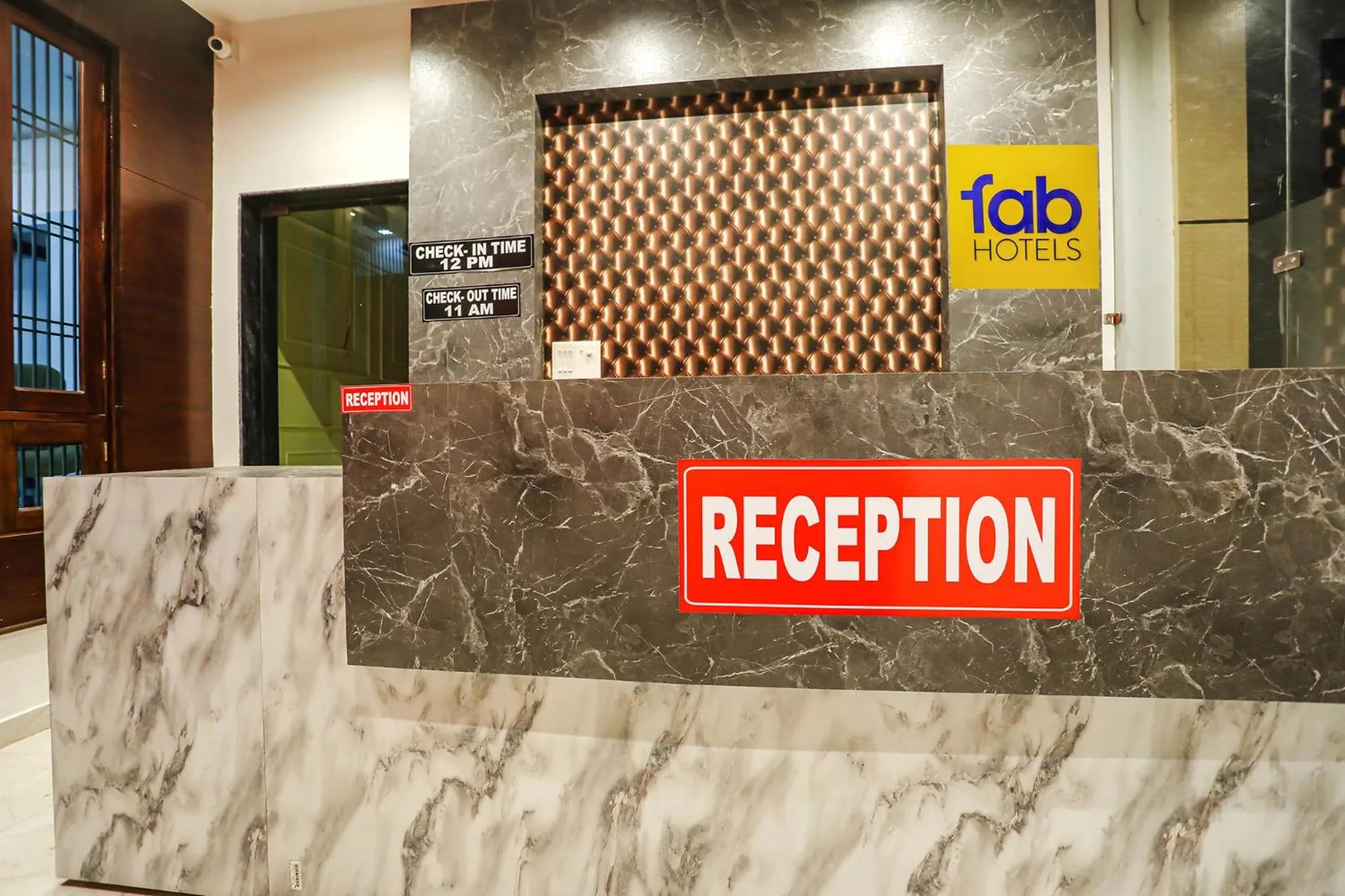 Lobby or reception in Fabhotel JP Villa - Nr Stadium