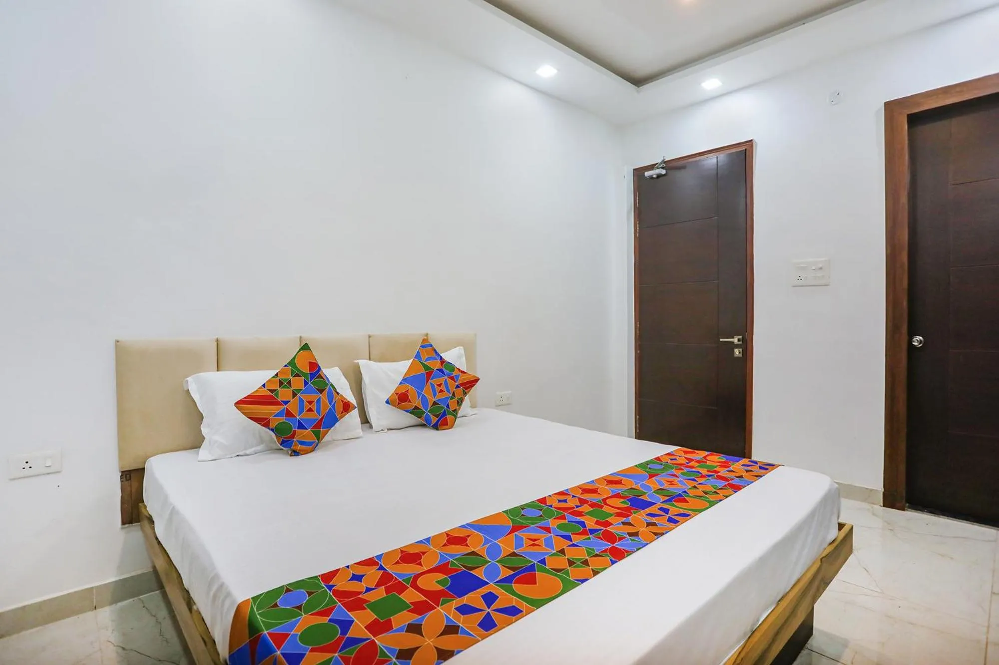 Bed in Fabhotel JP Villa - Nr Stadium