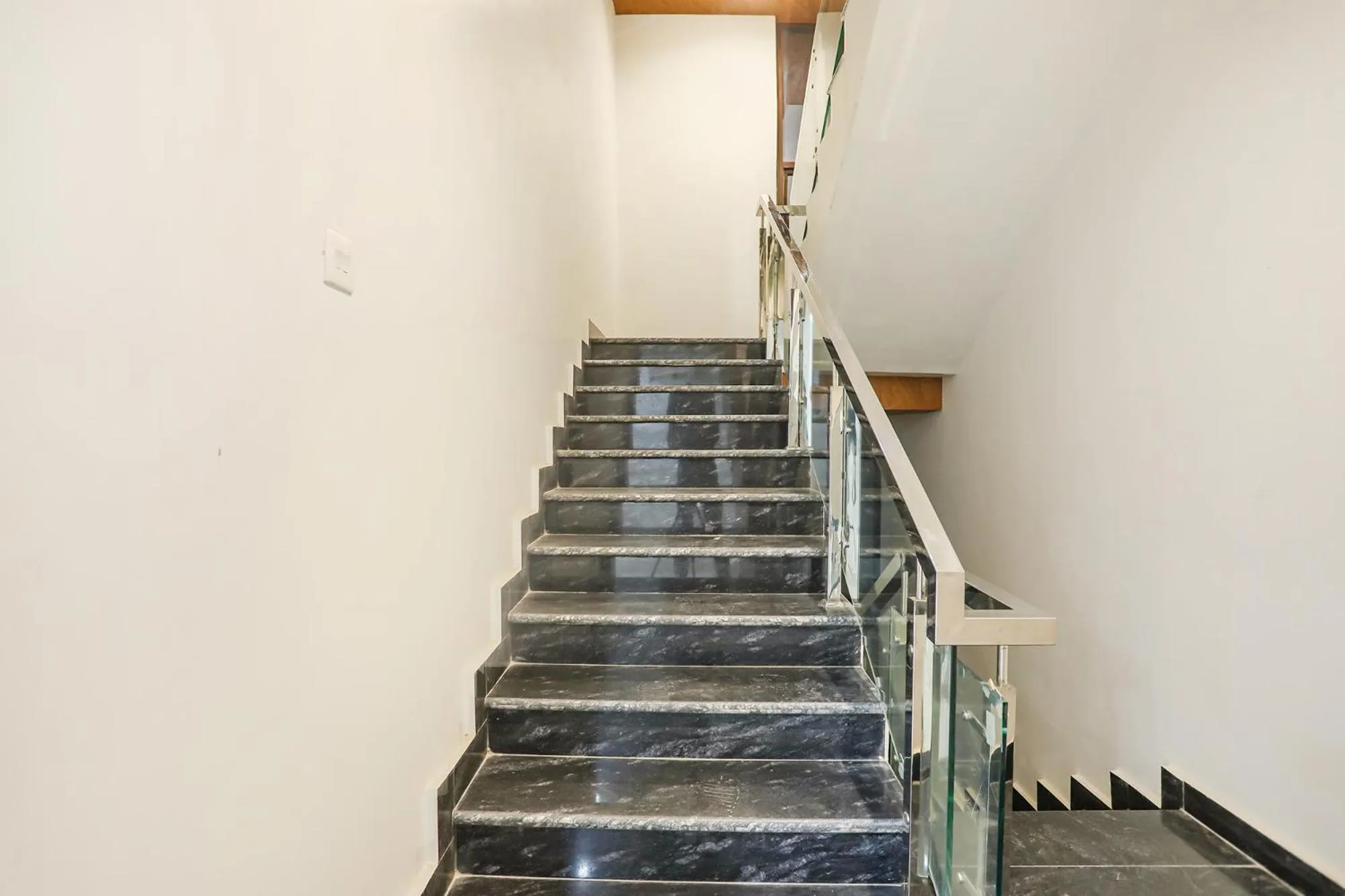 Lobby or reception in Fabhotel JP Villa - Nr Stadium