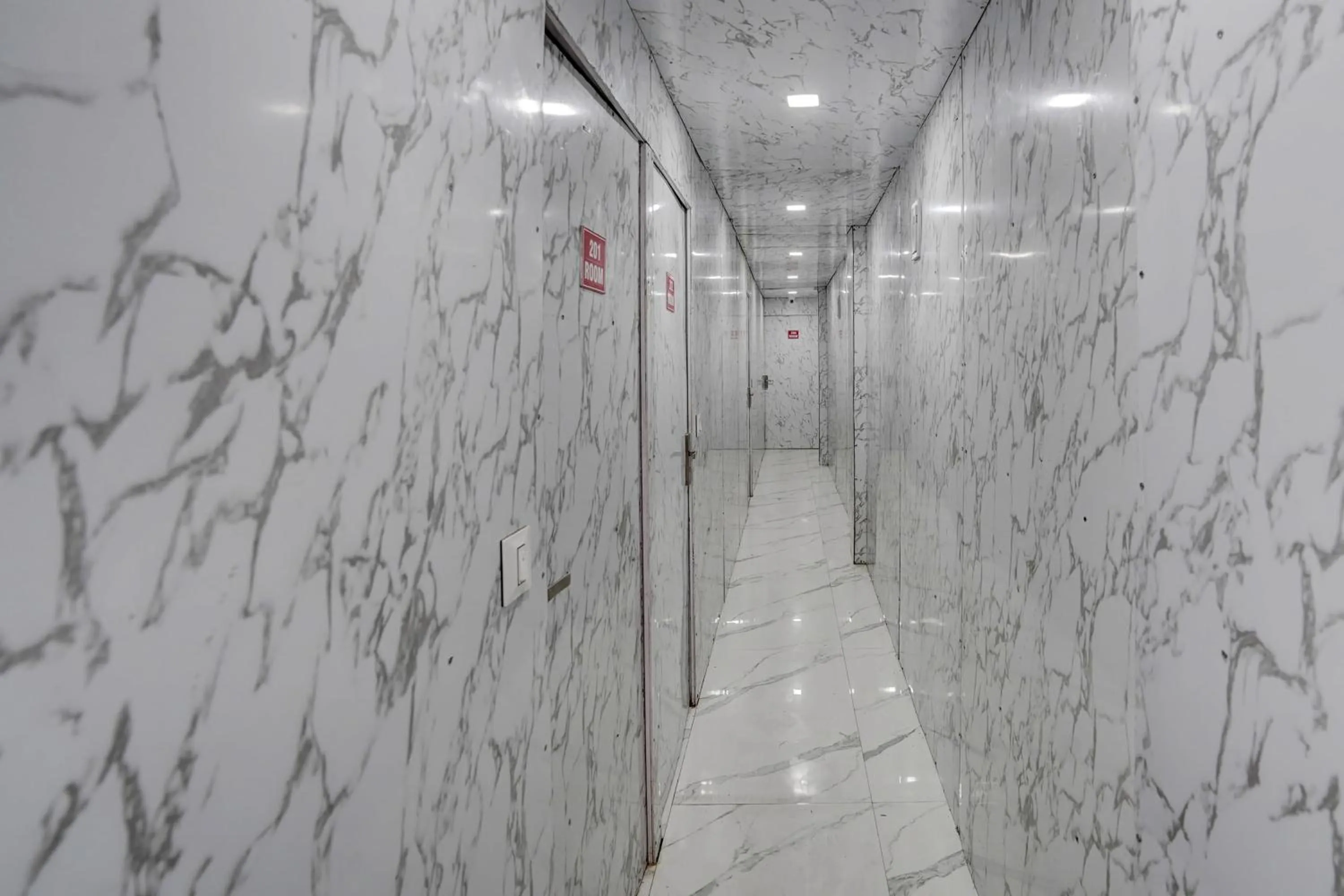 Facade/entrance in Hotel O POP A Happy Hours Plaza