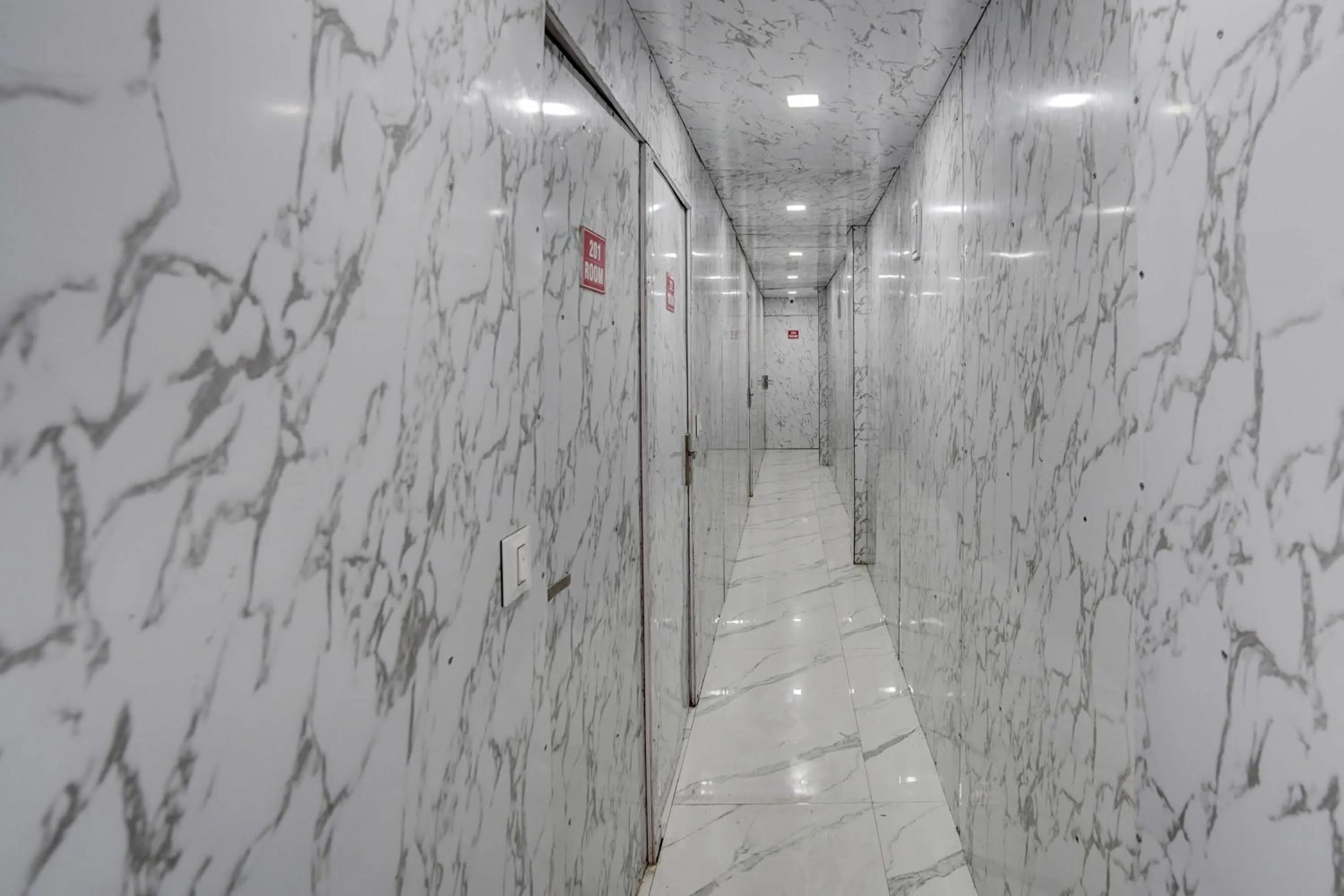 Facade/entrance in Hotel O POP A Happy Hours Plaza