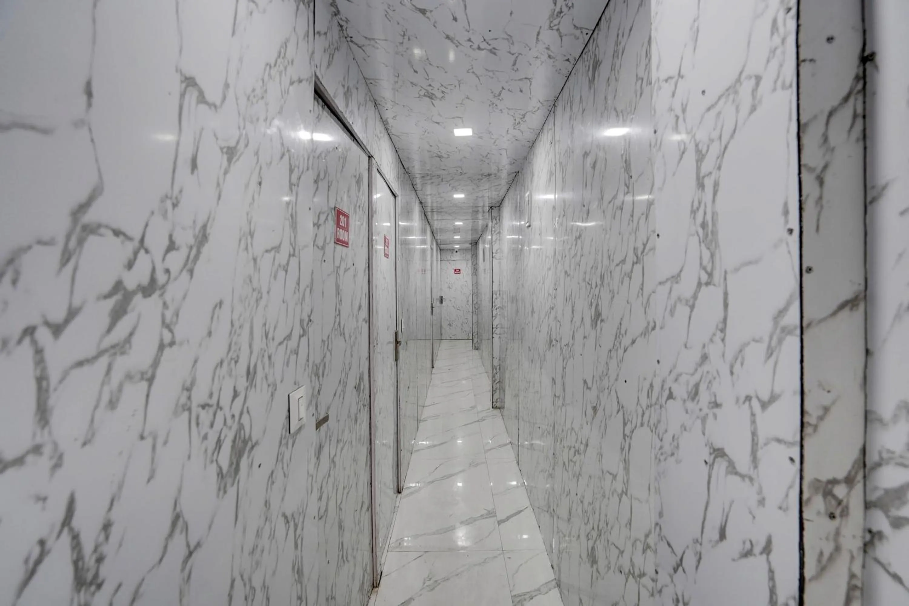 Facade/entrance in Hotel O POP A Happy Hours Plaza