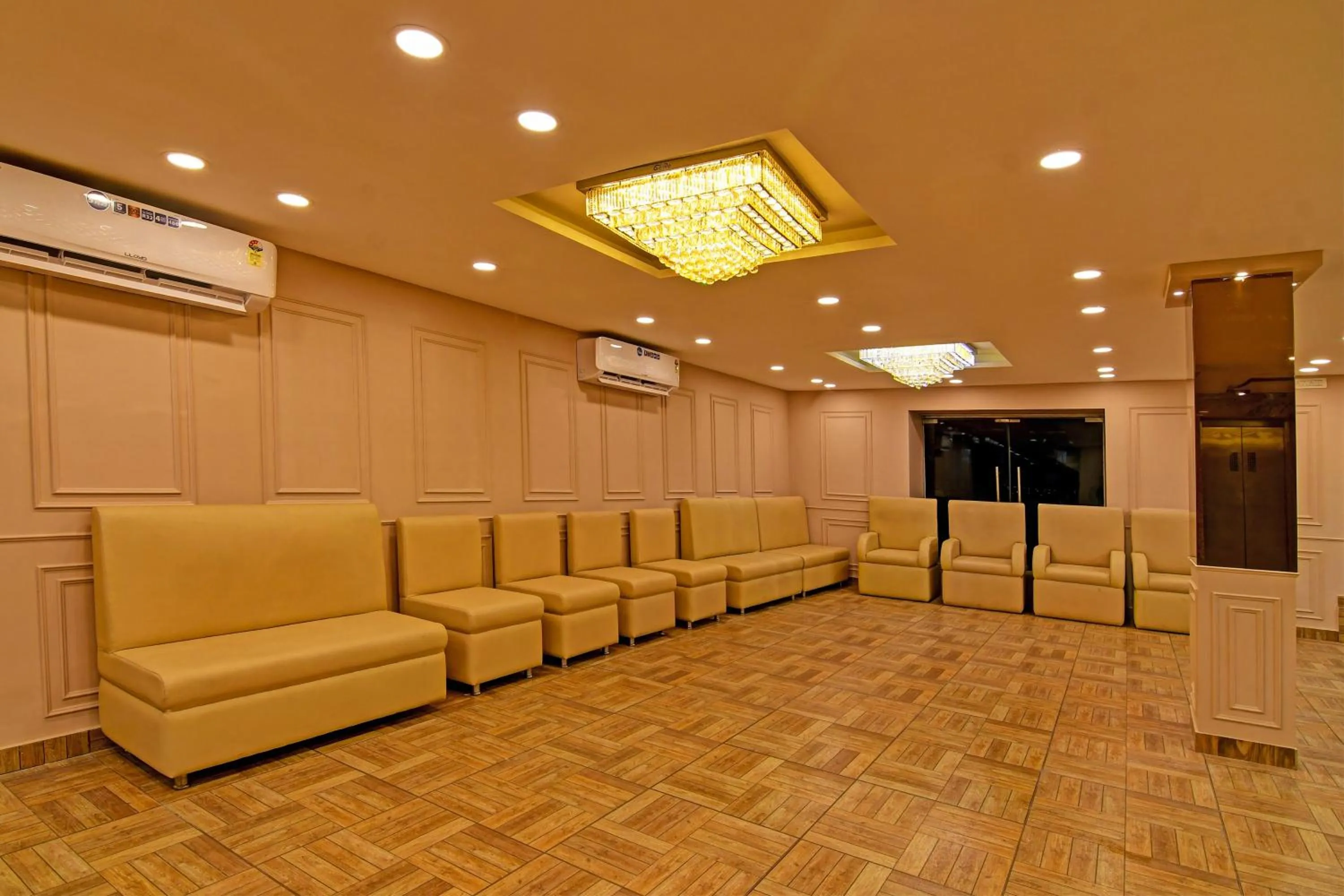 Restaurant/places to eat in Townhouse Refresh