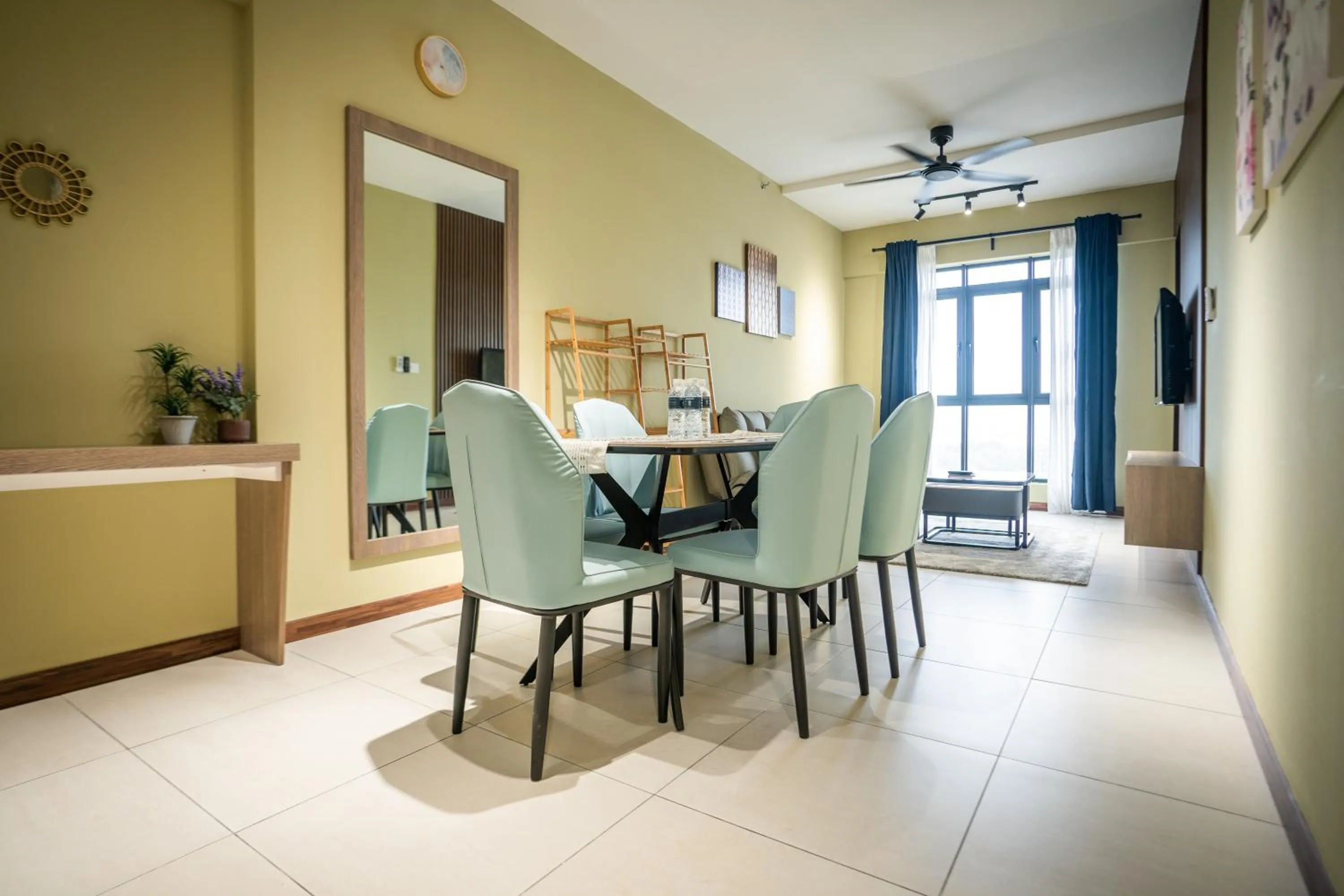 Dining area in K Avenue by Pinstay