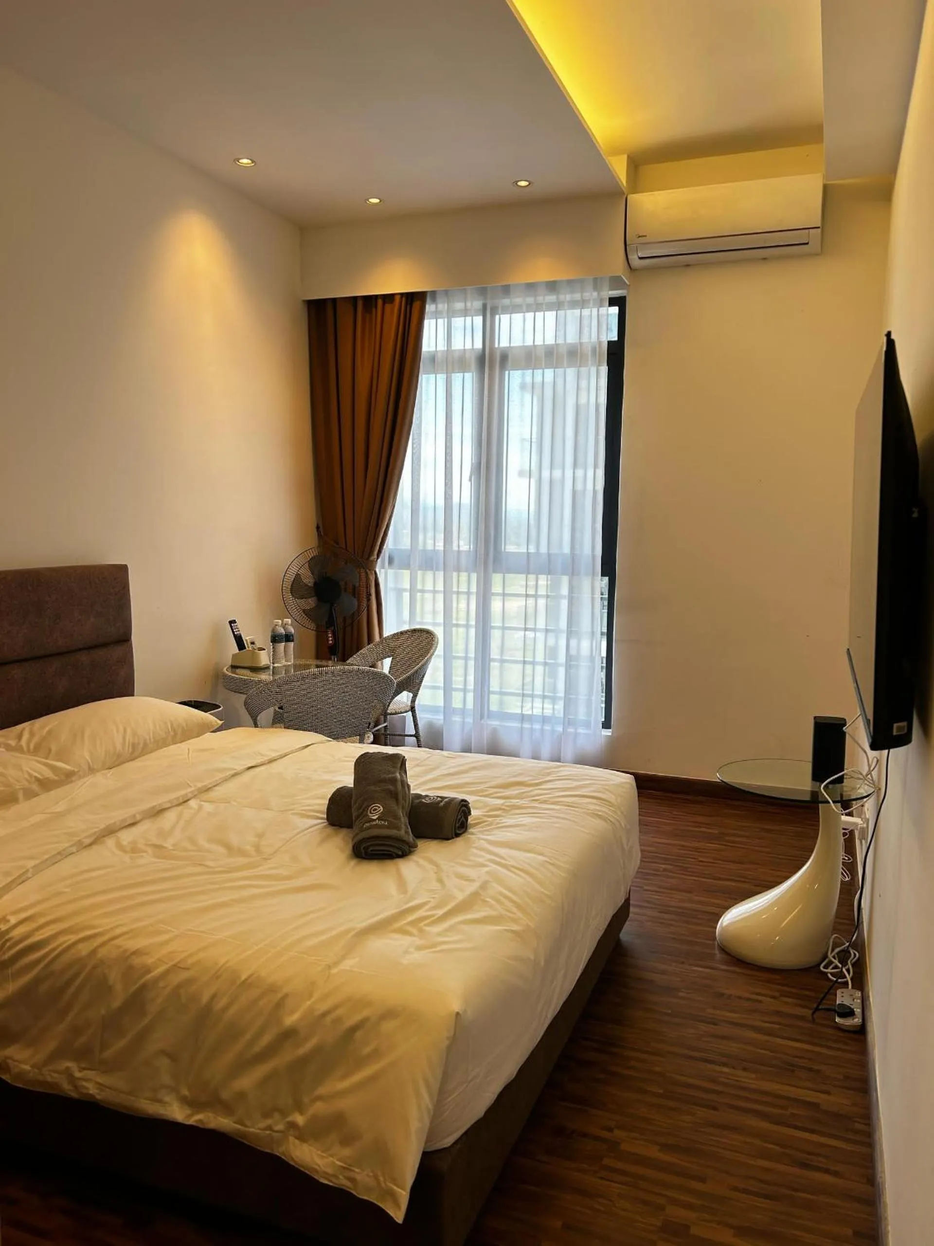 Bed in K Avenue by Pinstay