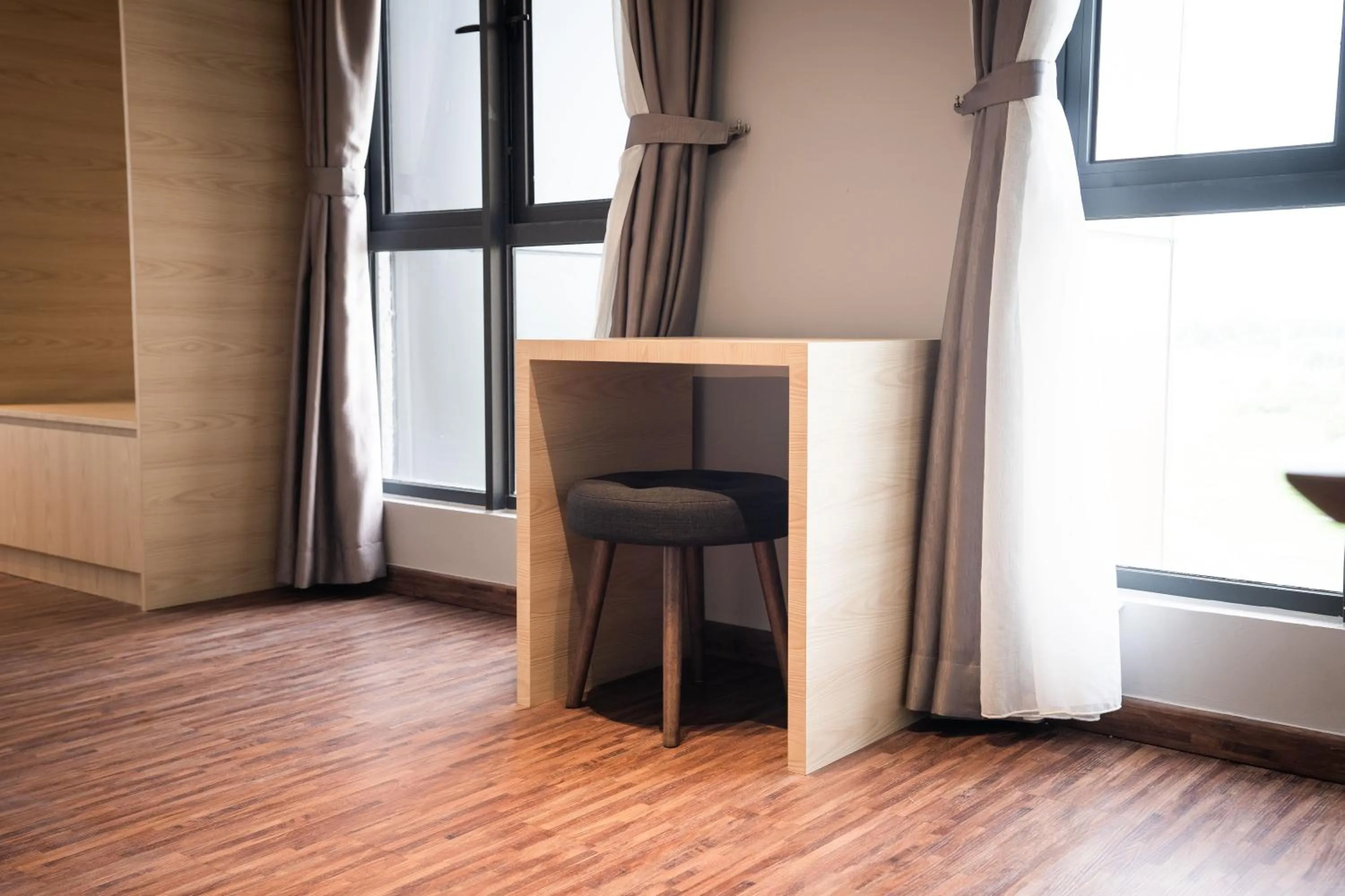 hair dresser in K Avenue by Pinstay