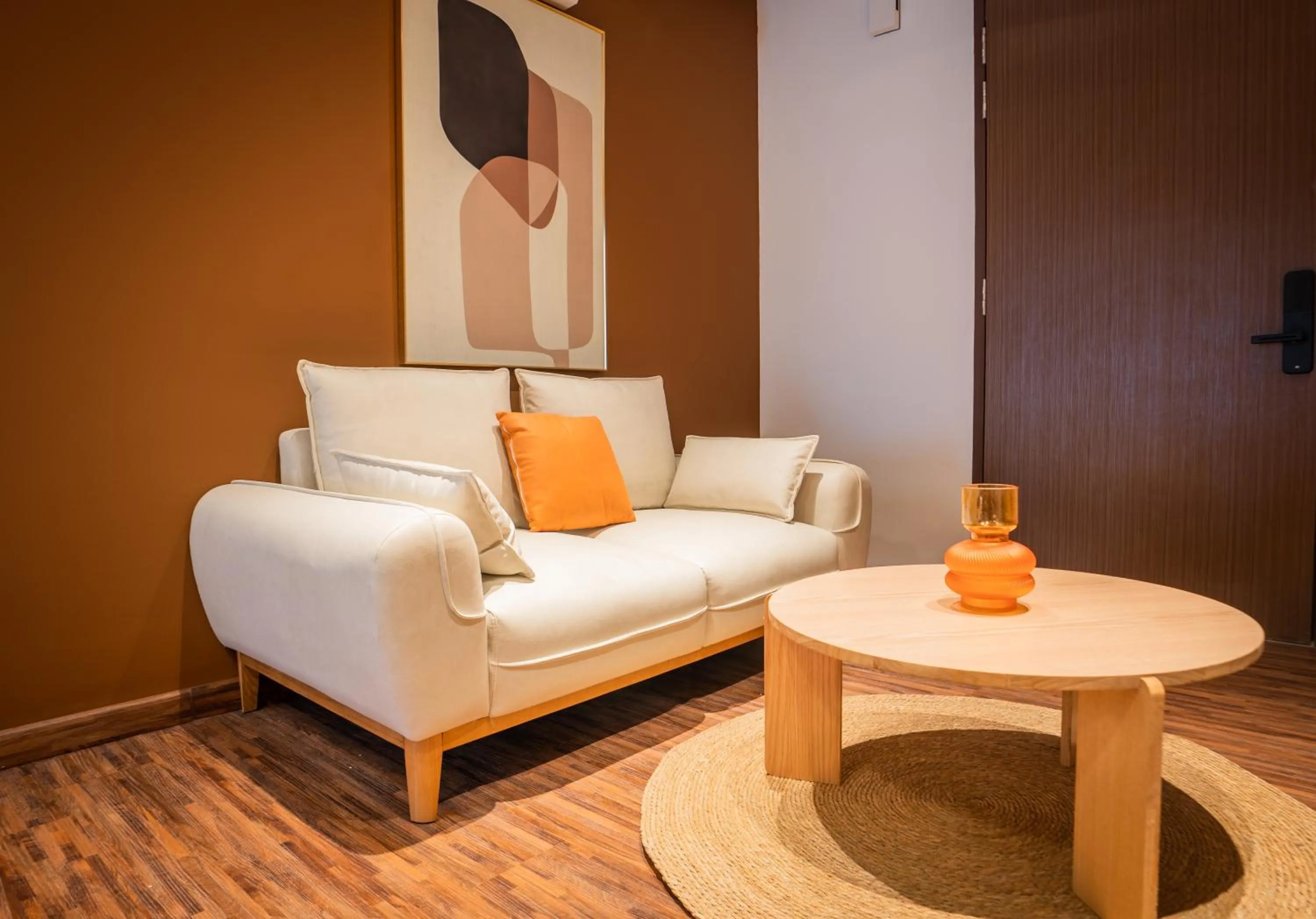 Living room in K Avenue by Pinstay