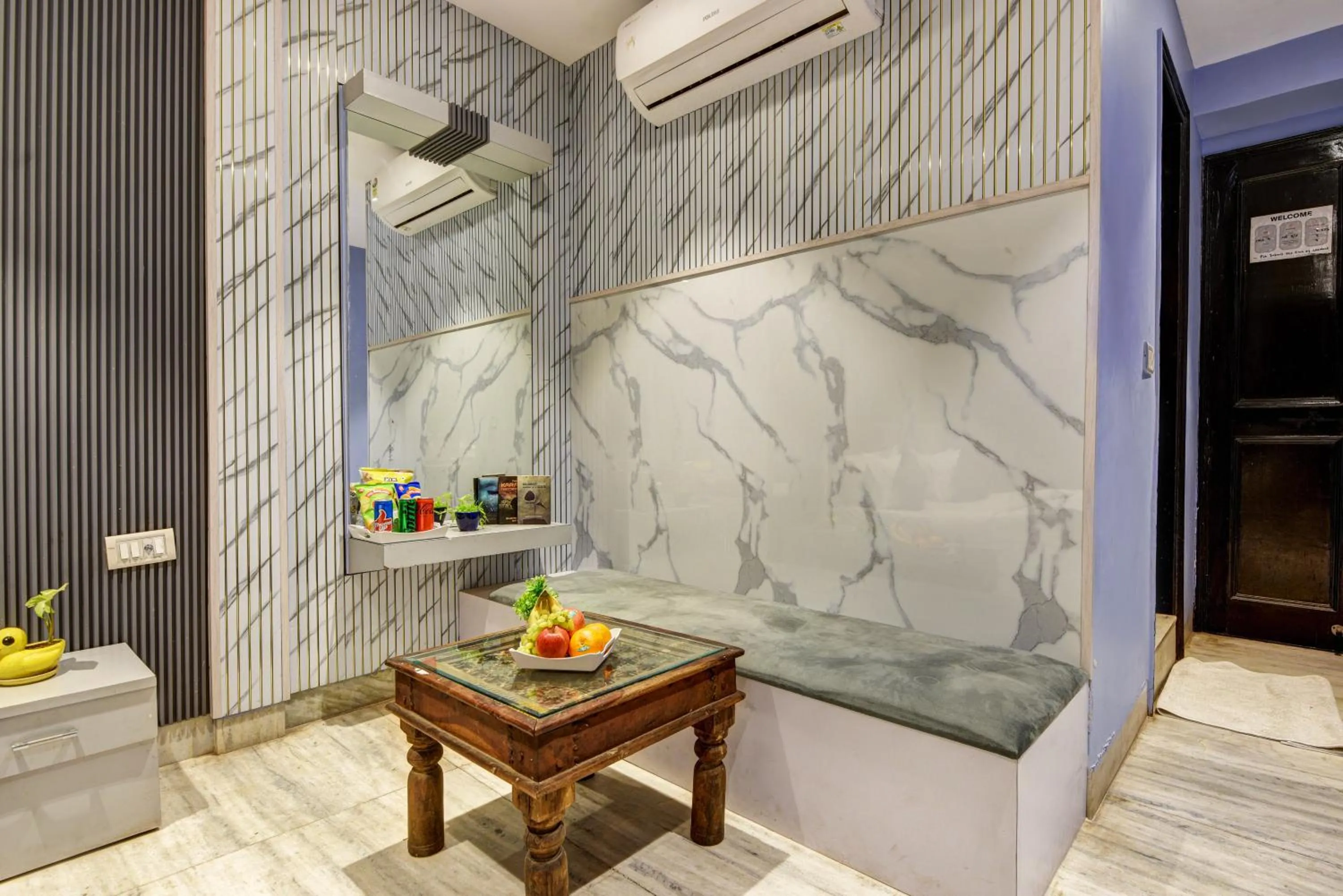 Seating area in Hotel Heritage Home -3 Mins Walk from Metro And 5 Mins from Rail Station