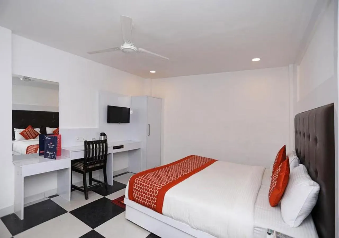 Communal lounge/ TV room, Bed in Hotel Heritage Home