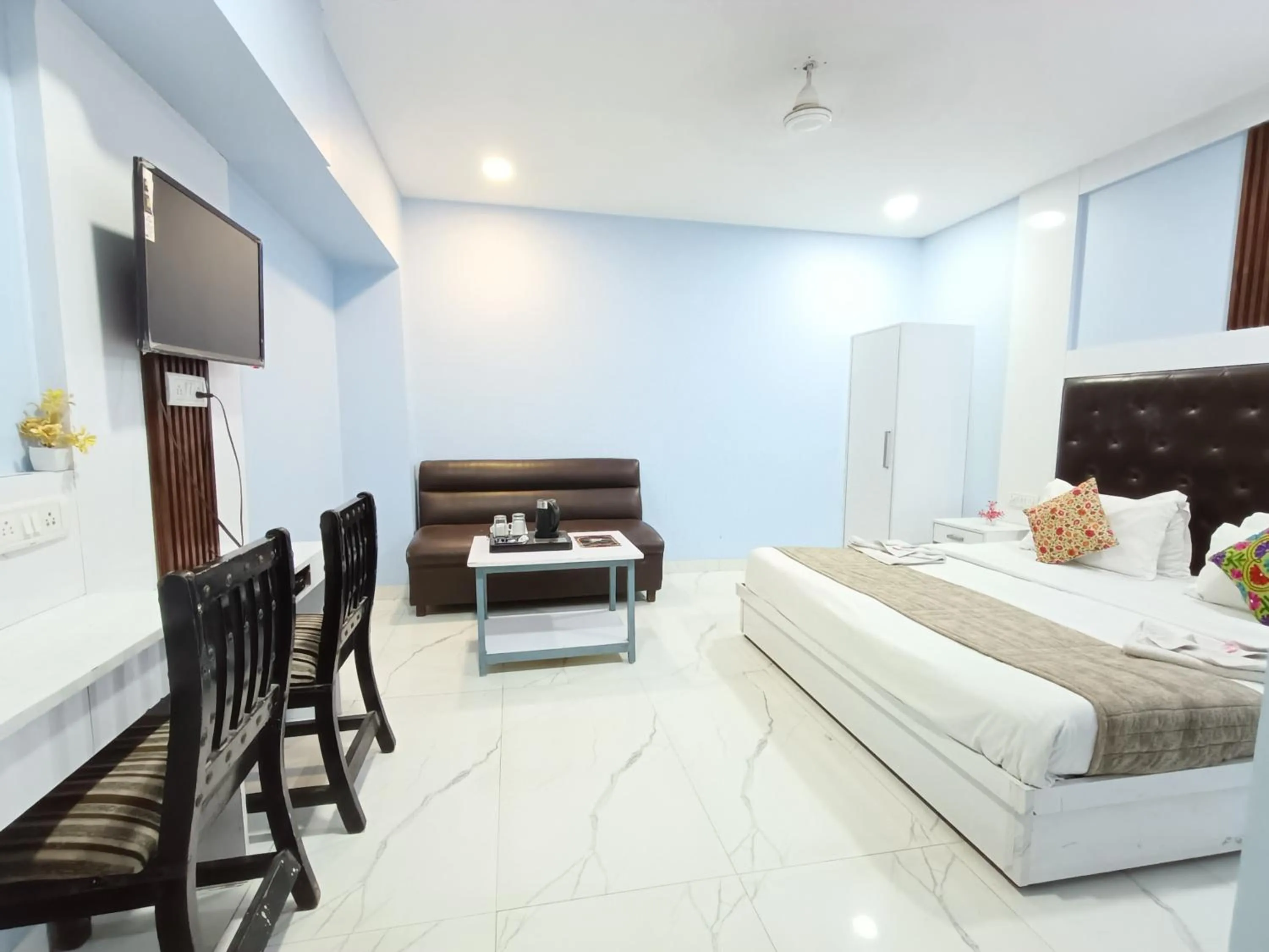 Communal lounge/ TV room, Bed in Hotel Heritage Home