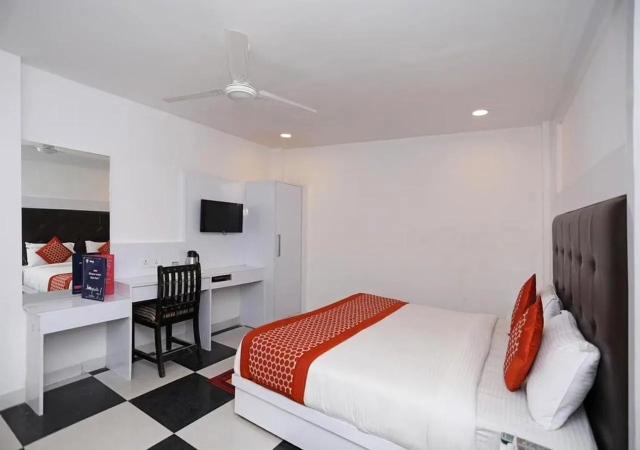 Communal lounge/ TV room, Bed in Hotel Heritage Home