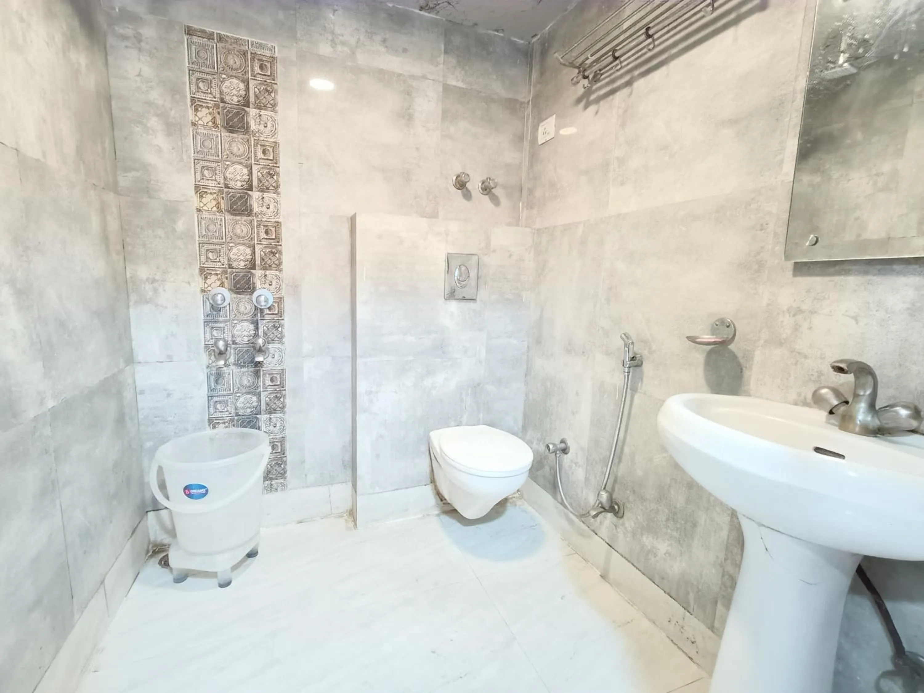 Shower in Hotel Heritage Home