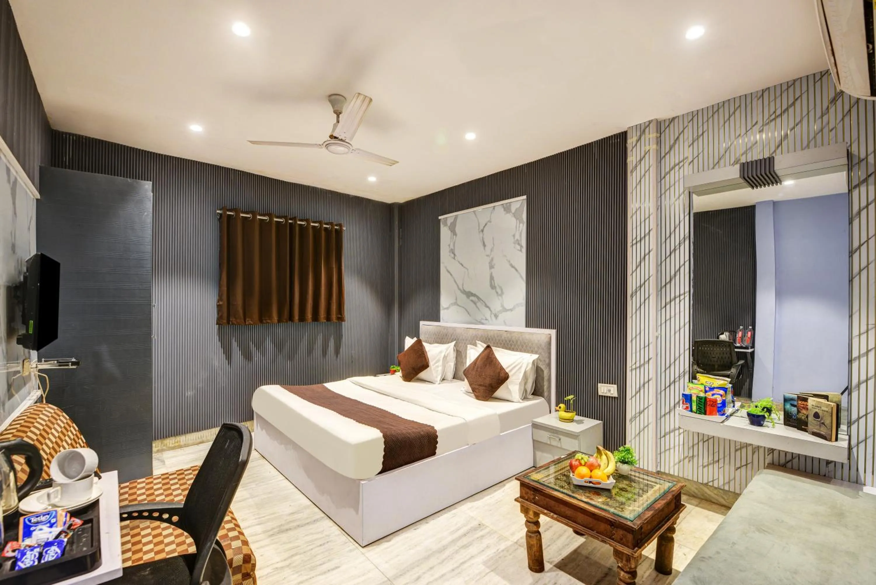 Bedroom, Bed in Hotel Heritage Home -3 Mins Walk from Metro And 5 Mins from Rail Station