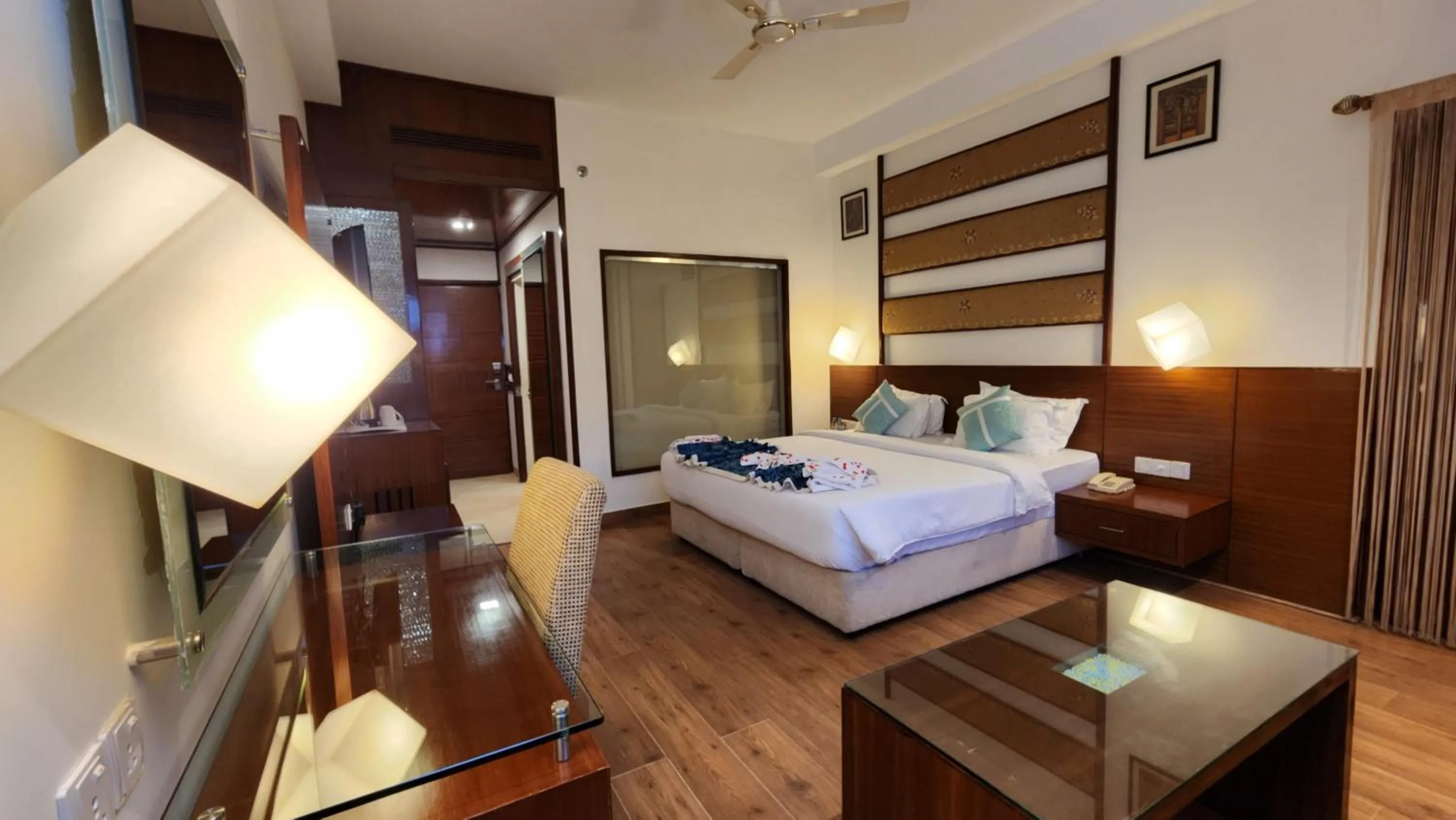 Bed in Hotel Royal Ark - Kasauli