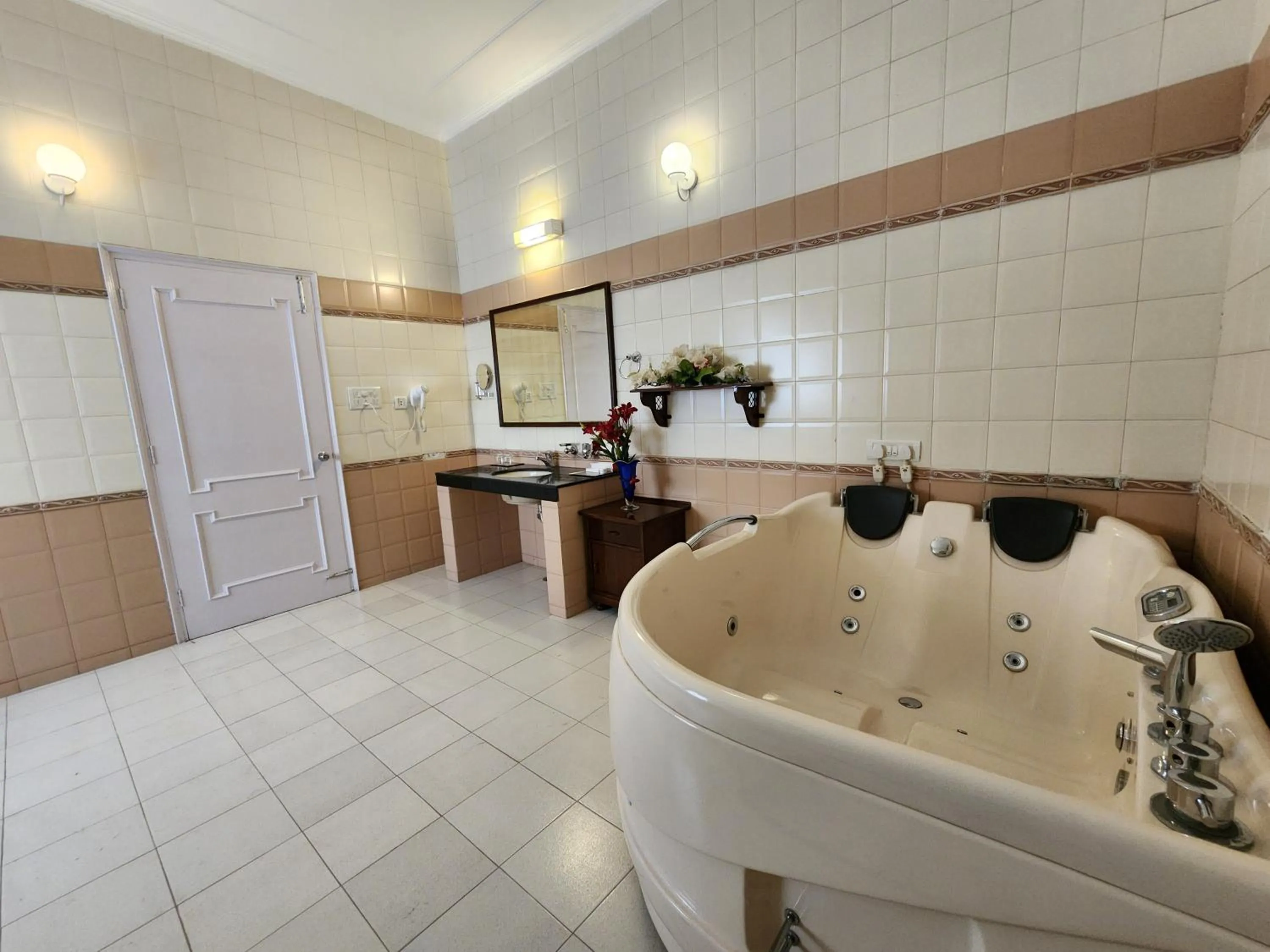 Hotel Royal Ark - Kasauli