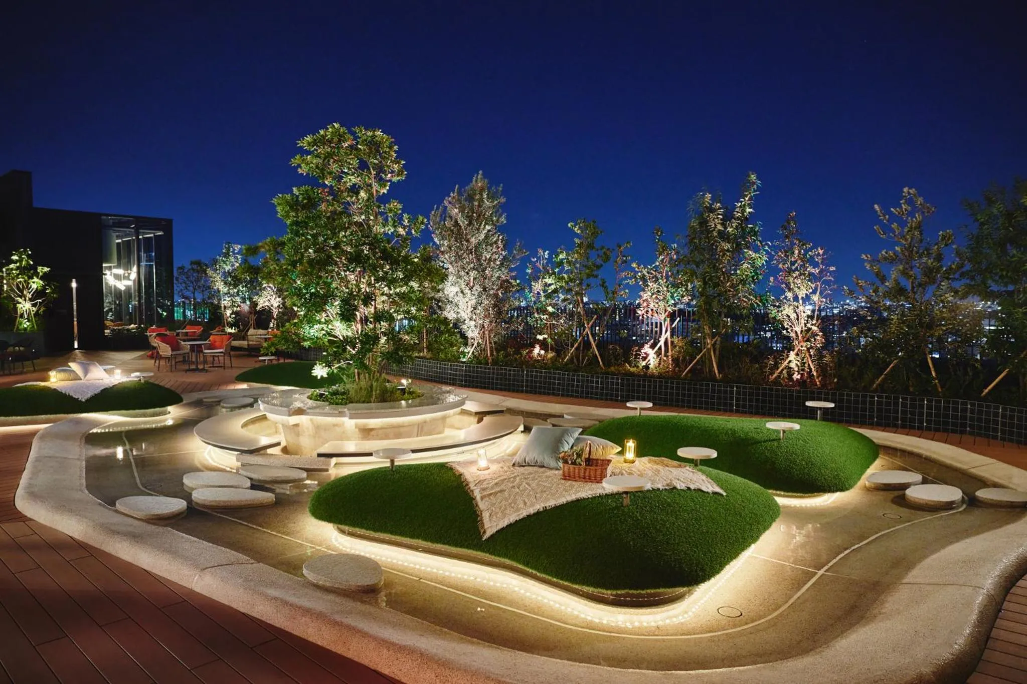 Balcony/Terrace in OMO5 Tokyo Gotanda by Hoshino Resorts