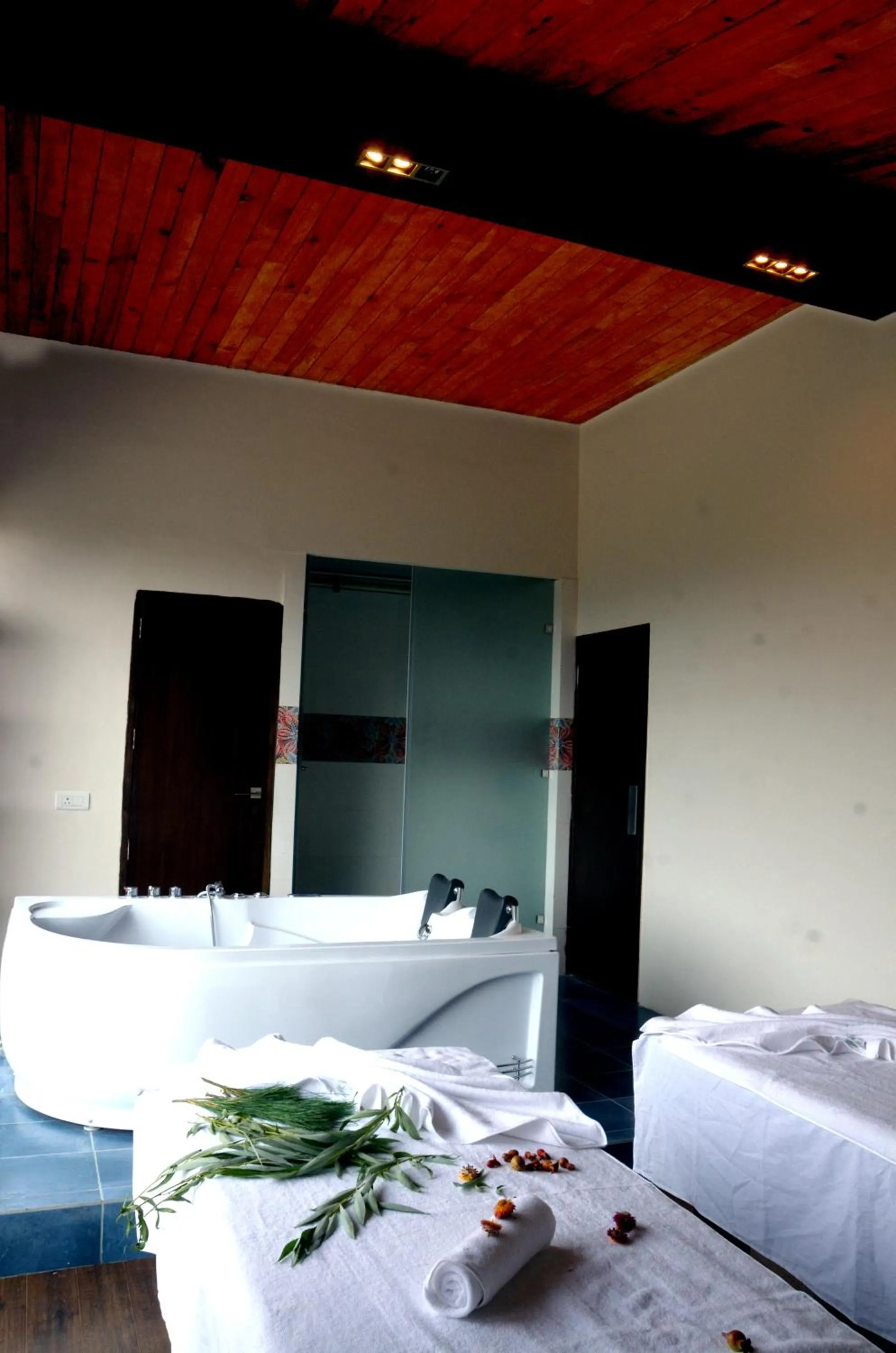 Spa and wellness centre/facilities in Woodsmoke Retreat