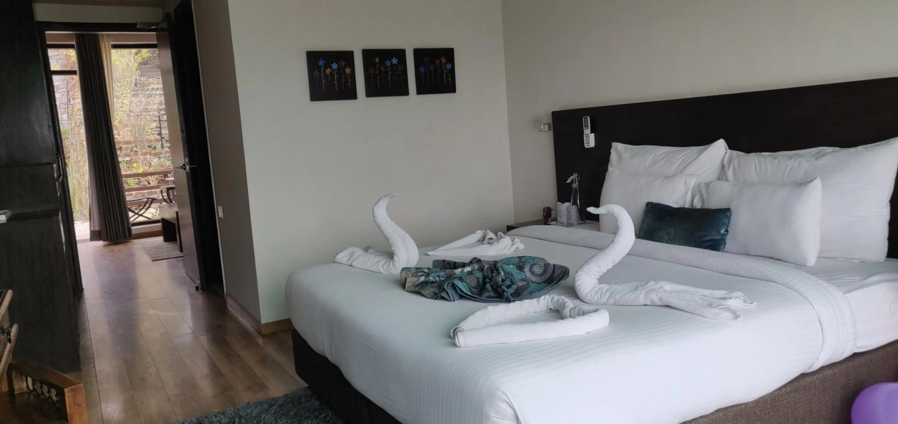 Bedroom in Woodsmoke Retreat